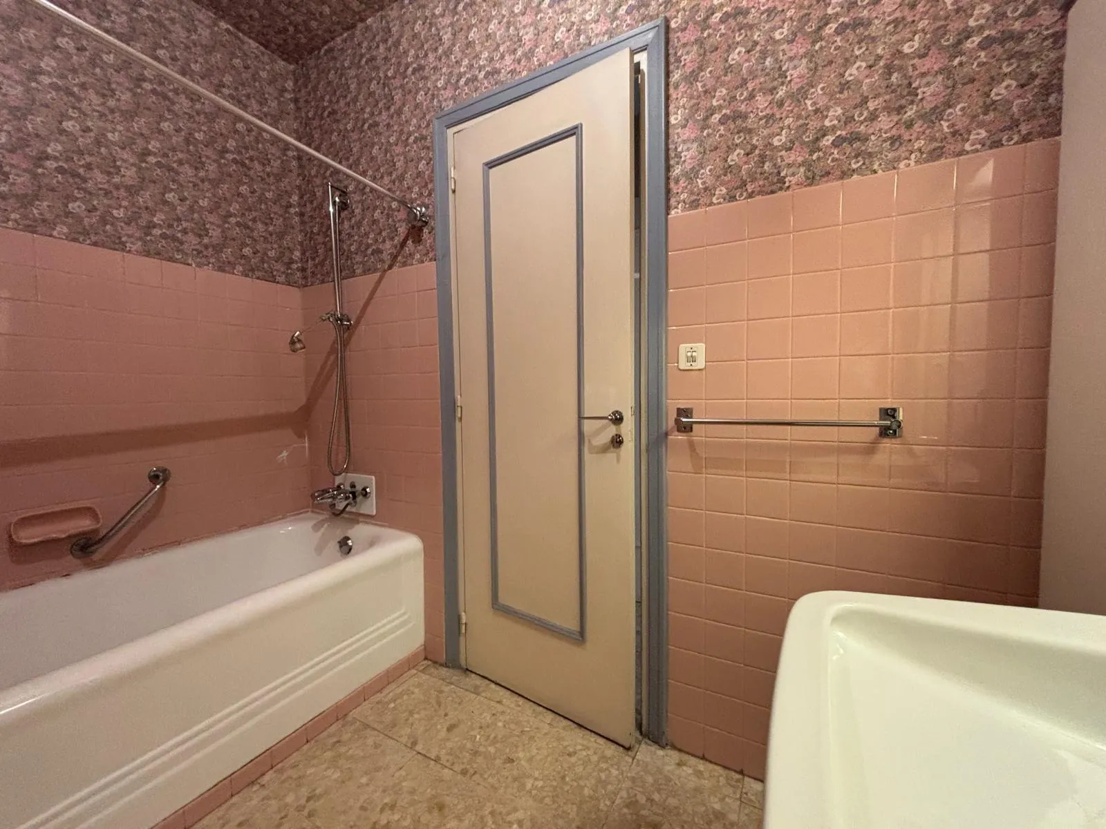 Appartement T5 lumineux avec garage sécurisé à Saint-Étienne - Parc Armeville 