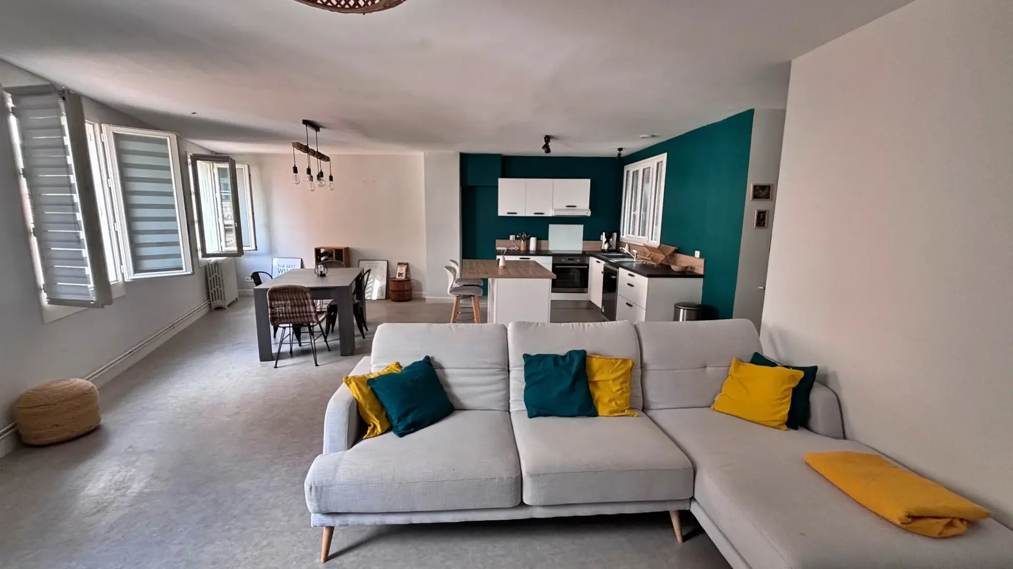 Appartement 3 pièces de 77 m² à Agen avec toutes commodités à proximité 