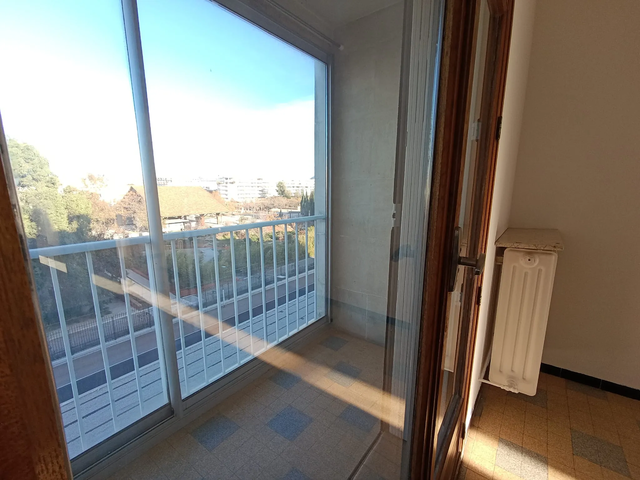 Appartement T3 avec vue sur parc à Marseille, proche métro et tramway 