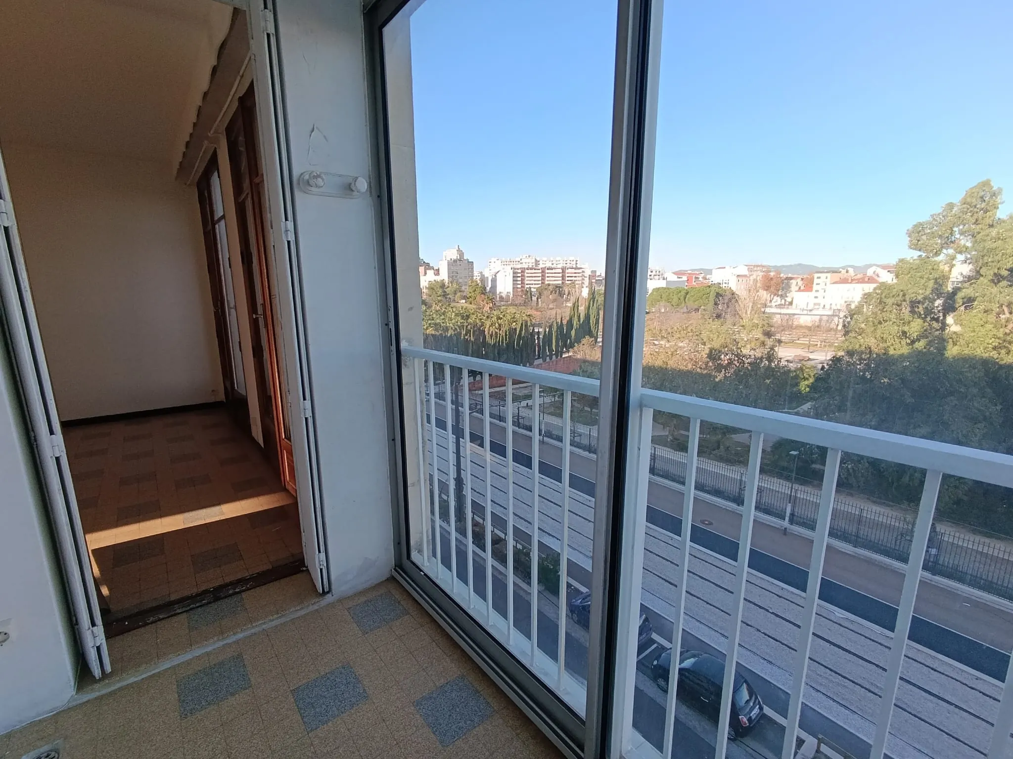 Appartement T3 avec vue sur parc à Marseille, proche métro et tramway 