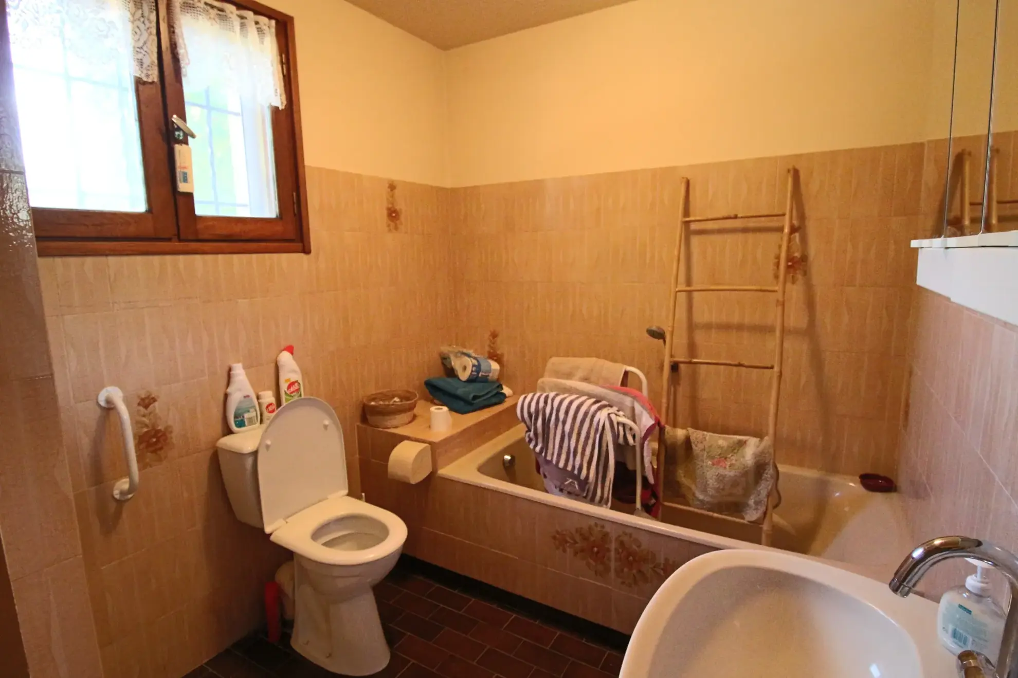 Belle maison moderne avec grand terrain dans le Lot proche de Puy-l'Évêque 