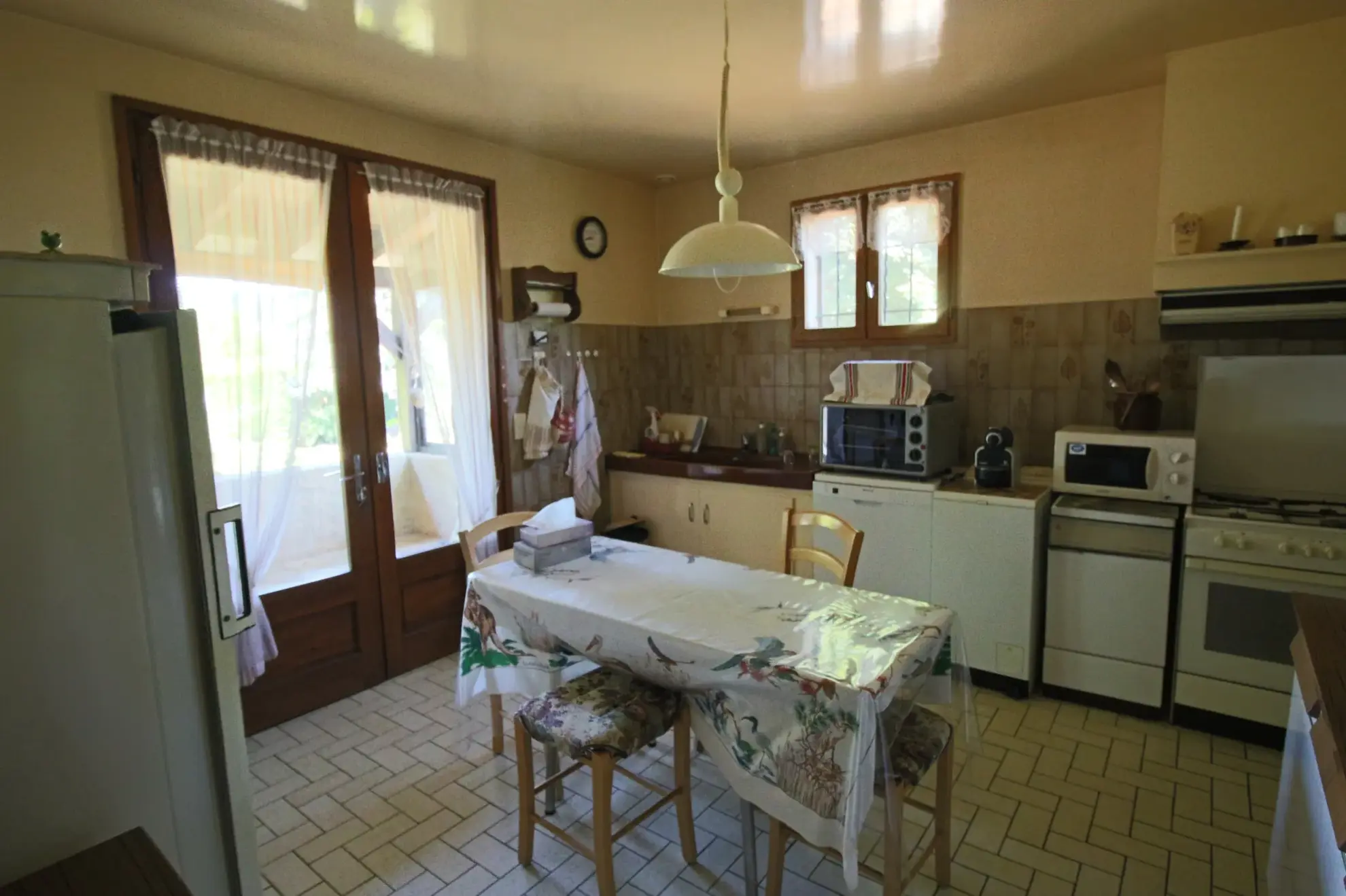 Belle maison moderne avec grand terrain dans le Lot proche de Puy-l'Évêque 