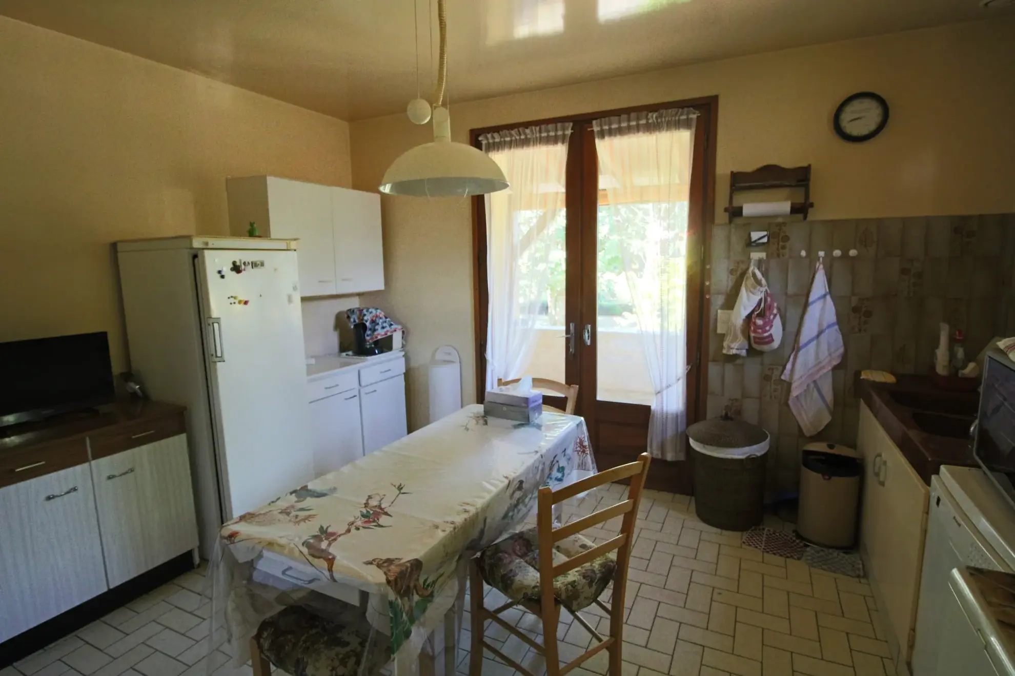 Belle maison moderne avec grand terrain dans le Lot proche de Puy-l'Évêque 