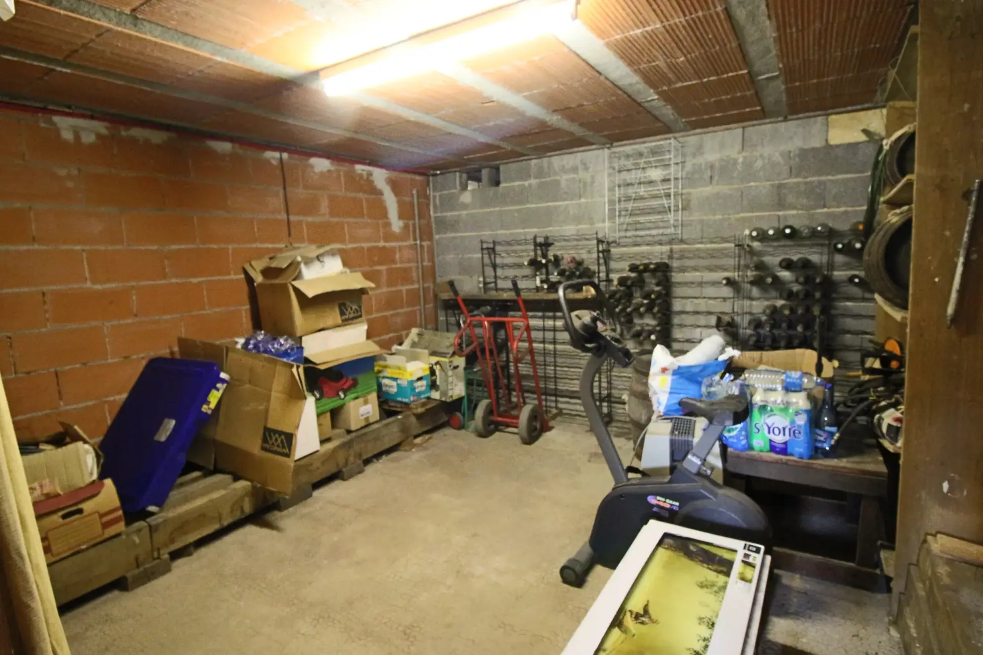 Belle maison moderne avec grand terrain dans le Lot proche de Puy-l'Évêque 