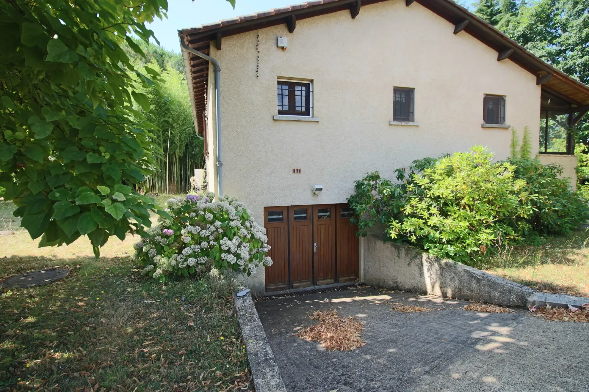 Belle maison moderne avec grand terrain dans le Lot proche de Puy-l'Évêque 