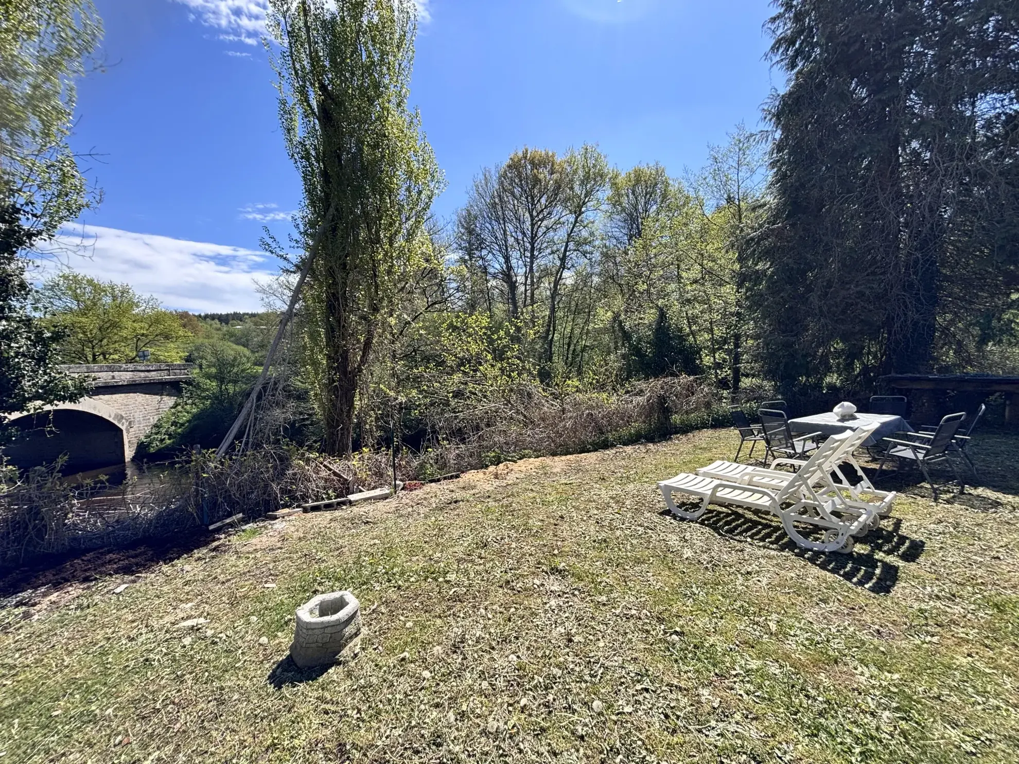 Maison spacieuse de 150m² avec jardin à Bourganeuf, Creuse 