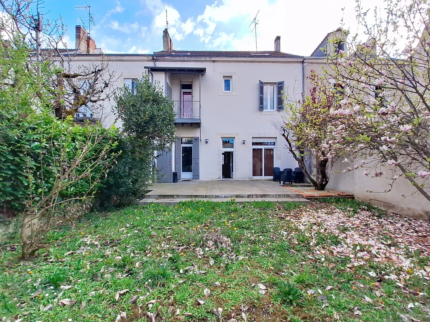 Belle maison ancienne avec jardin en plein centre de Périgueux