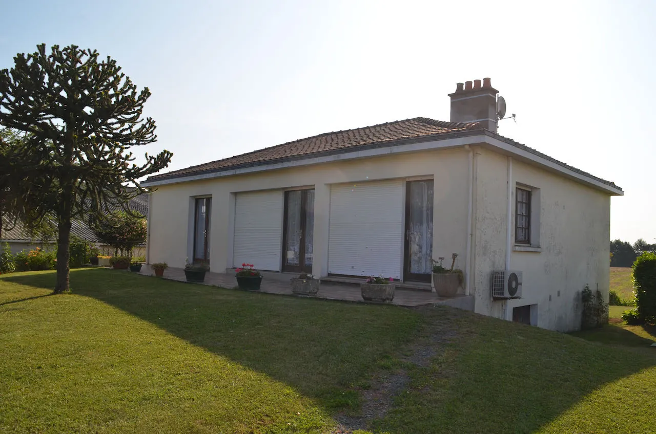Maison lumineuse à vendre proche de Ste Hermine – 3 chambres et grand jardin 