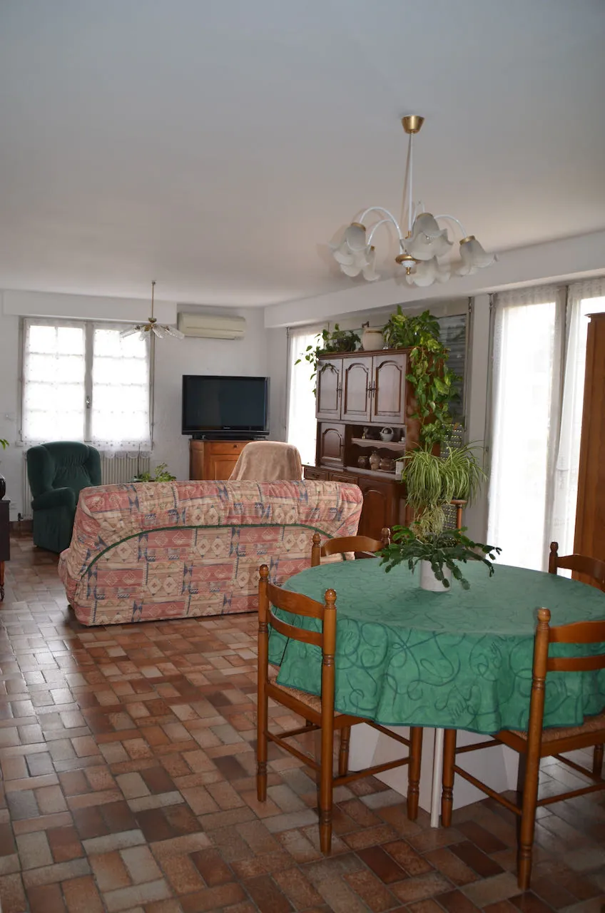 Maison lumineuse à vendre proche de Ste Hermine – 3 chambres et grand jardin 