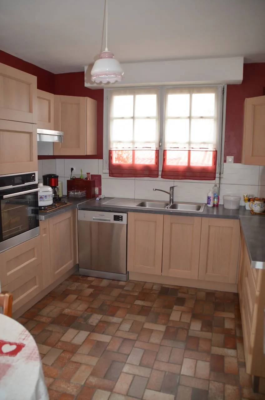 Maison lumineuse à vendre proche de Ste Hermine – 3 chambres et grand jardin 