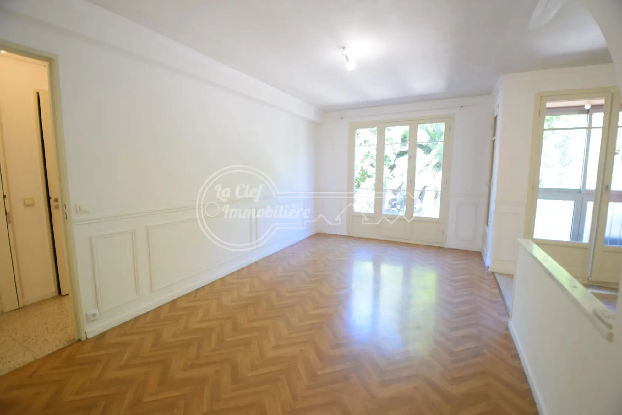 Appartement 3 pièces lumineux avec garage à Nice, vue mer et proximité tramway 