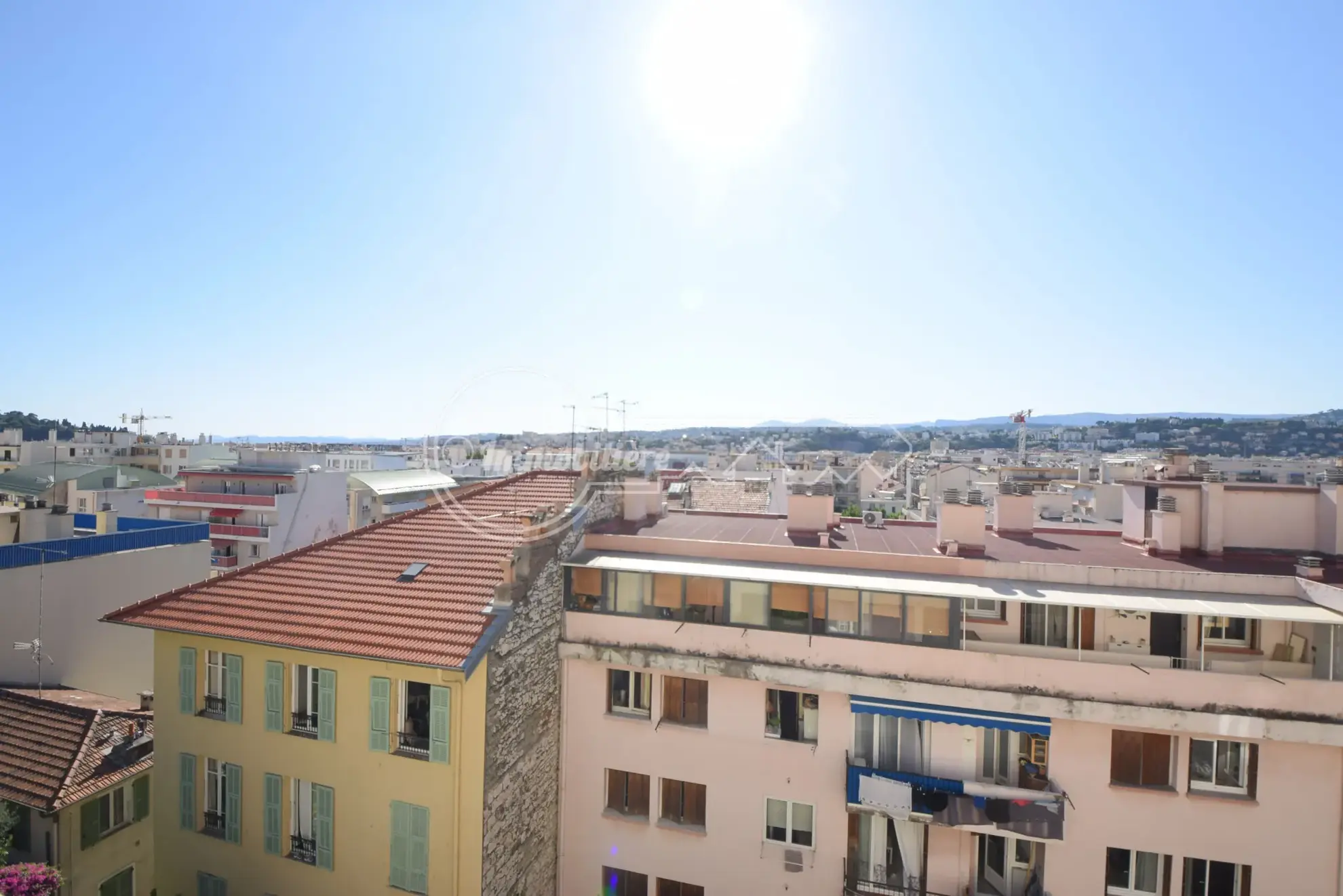 Appartement 3 pièces lumineux avec garage à Nice, vue mer et proximité tramway 