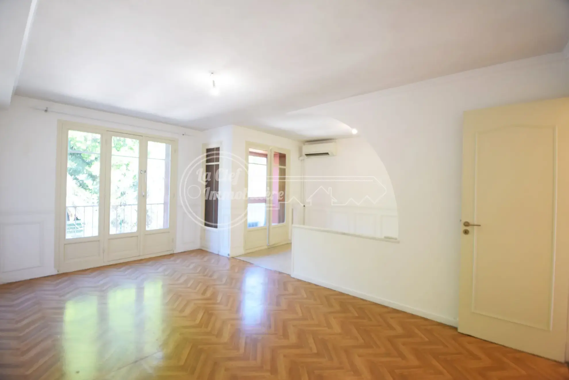 Appartement 3 pièces lumineux avec garage à Nice, vue mer et proximité tramway 