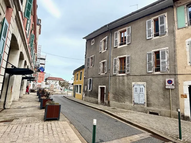 Appartement T2 à Gex de 59 m² avec cave, vue exceptionnelle, idéal achat ou investissement 