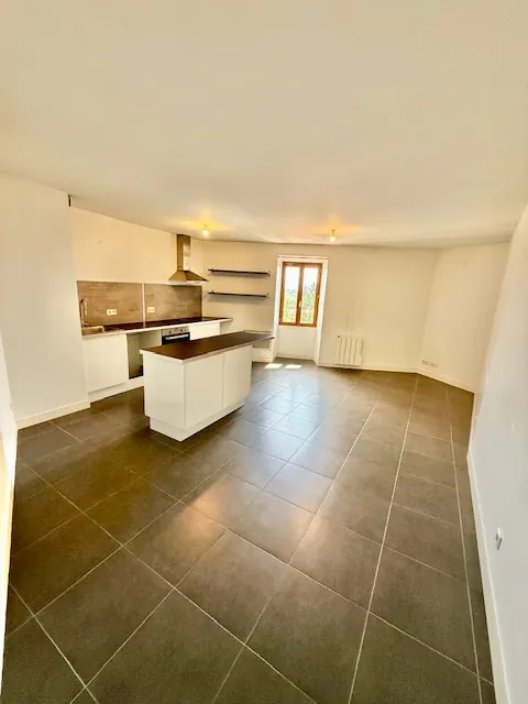 Appartement T2 à Gex de 59 m² avec cave, vue exceptionnelle, idéal achat ou investissement 