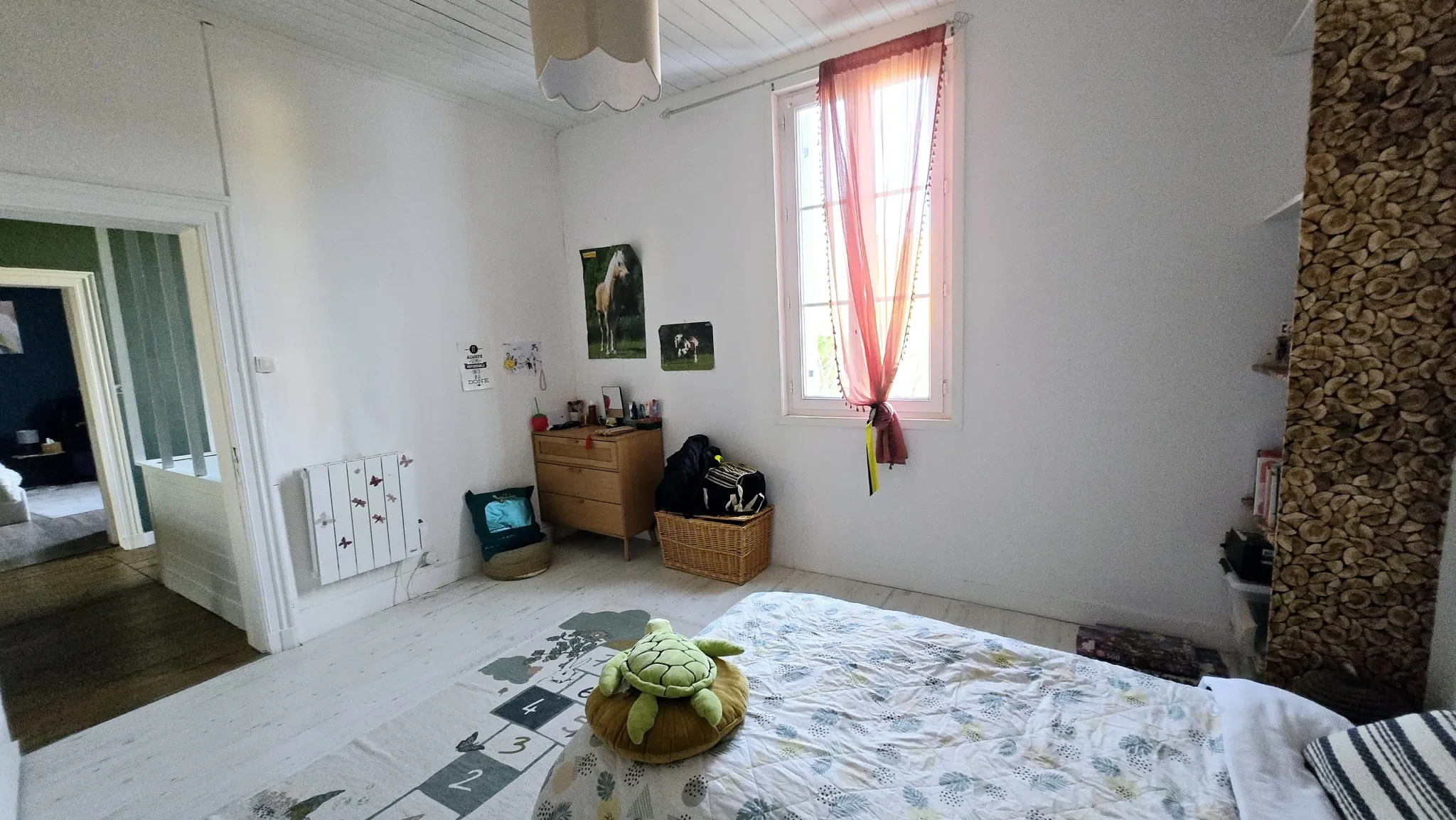 Charmante maison en pierre de 220 m² avec jardin, piscine et grange à Sainte-Terre 