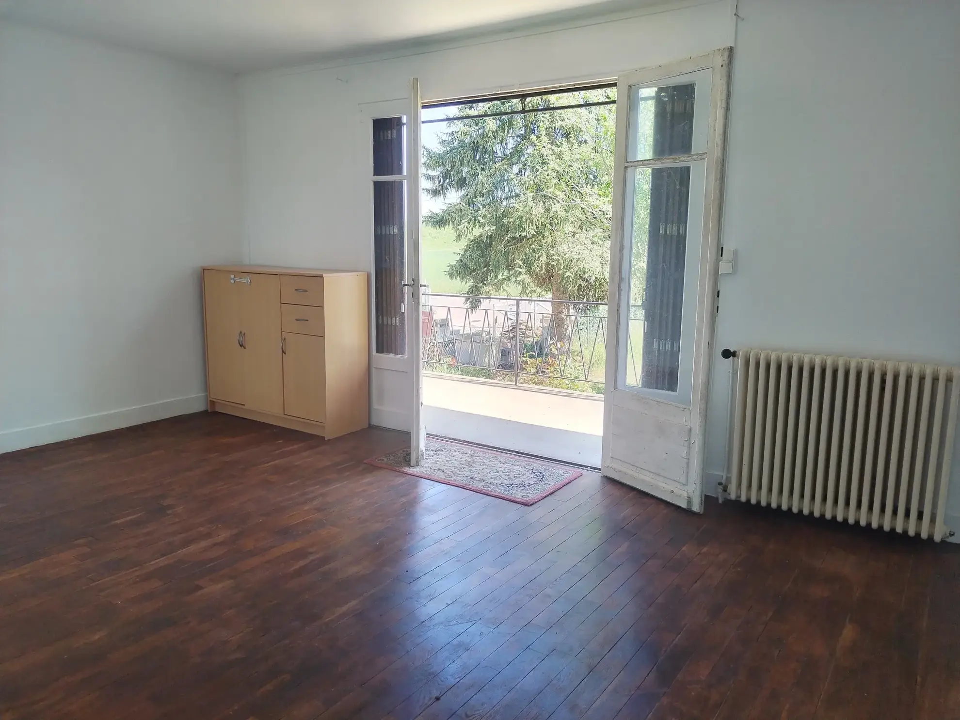 Maison à vendre à Challuy avec sous-sol aménageable et potentiel de personnalisation 