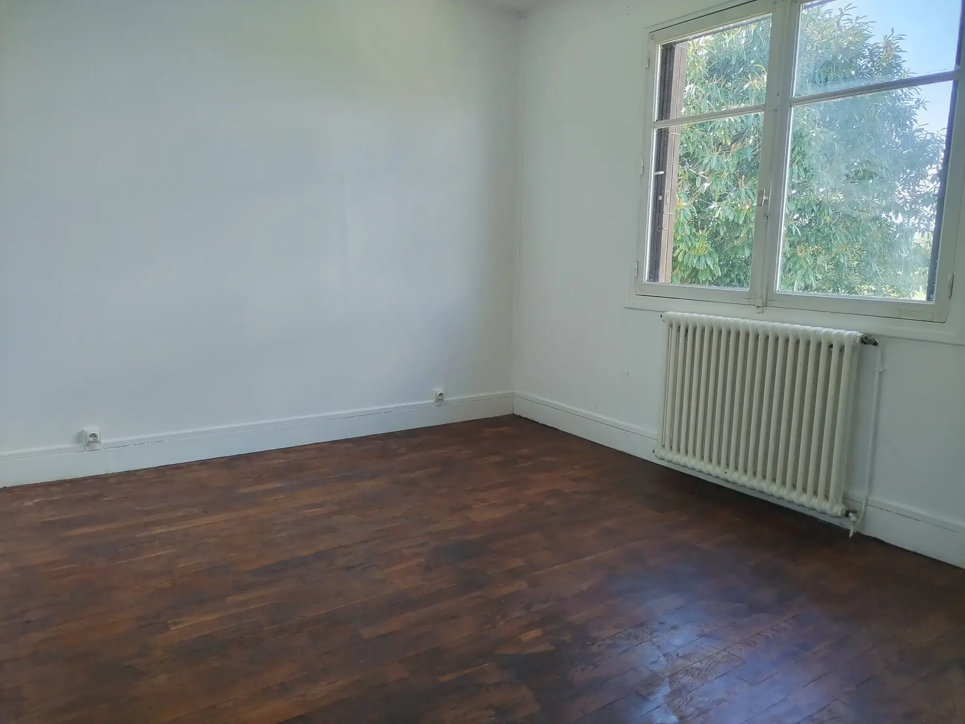 Maison à vendre à Challuy avec sous-sol aménageable et potentiel de personnalisation 