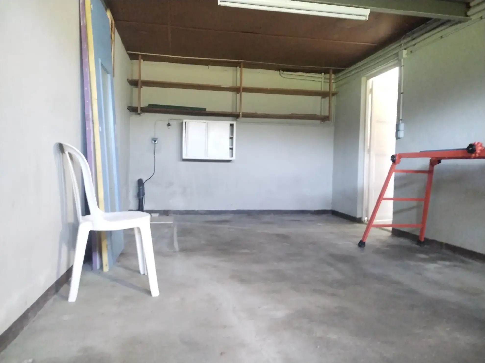 Maison à vendre à Challuy avec sous-sol aménageable et potentiel de personnalisation 