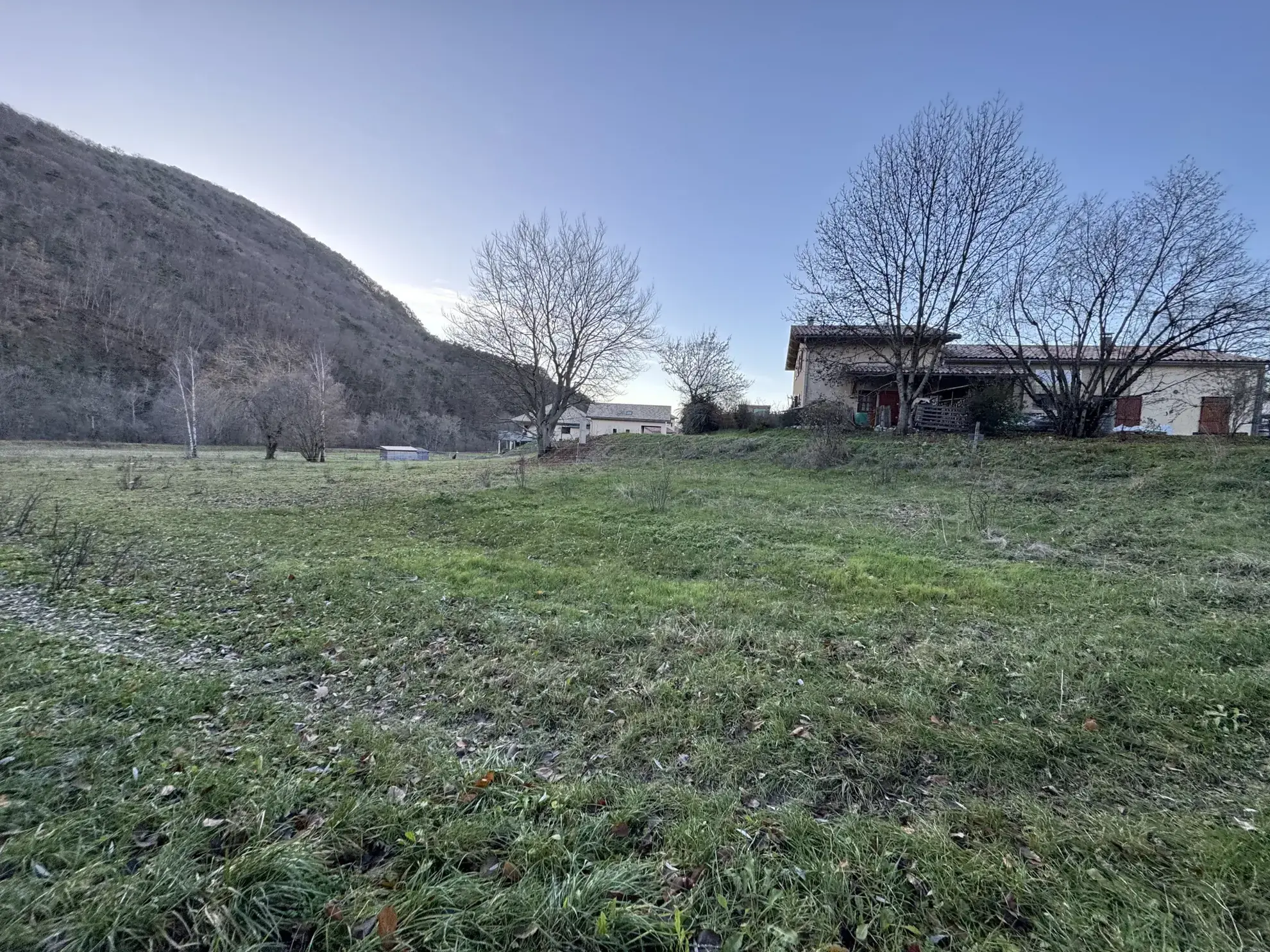 Terrain à bâtir de 1710 m² à Le Saix, Hautes-Alpes, avec plans préétablis