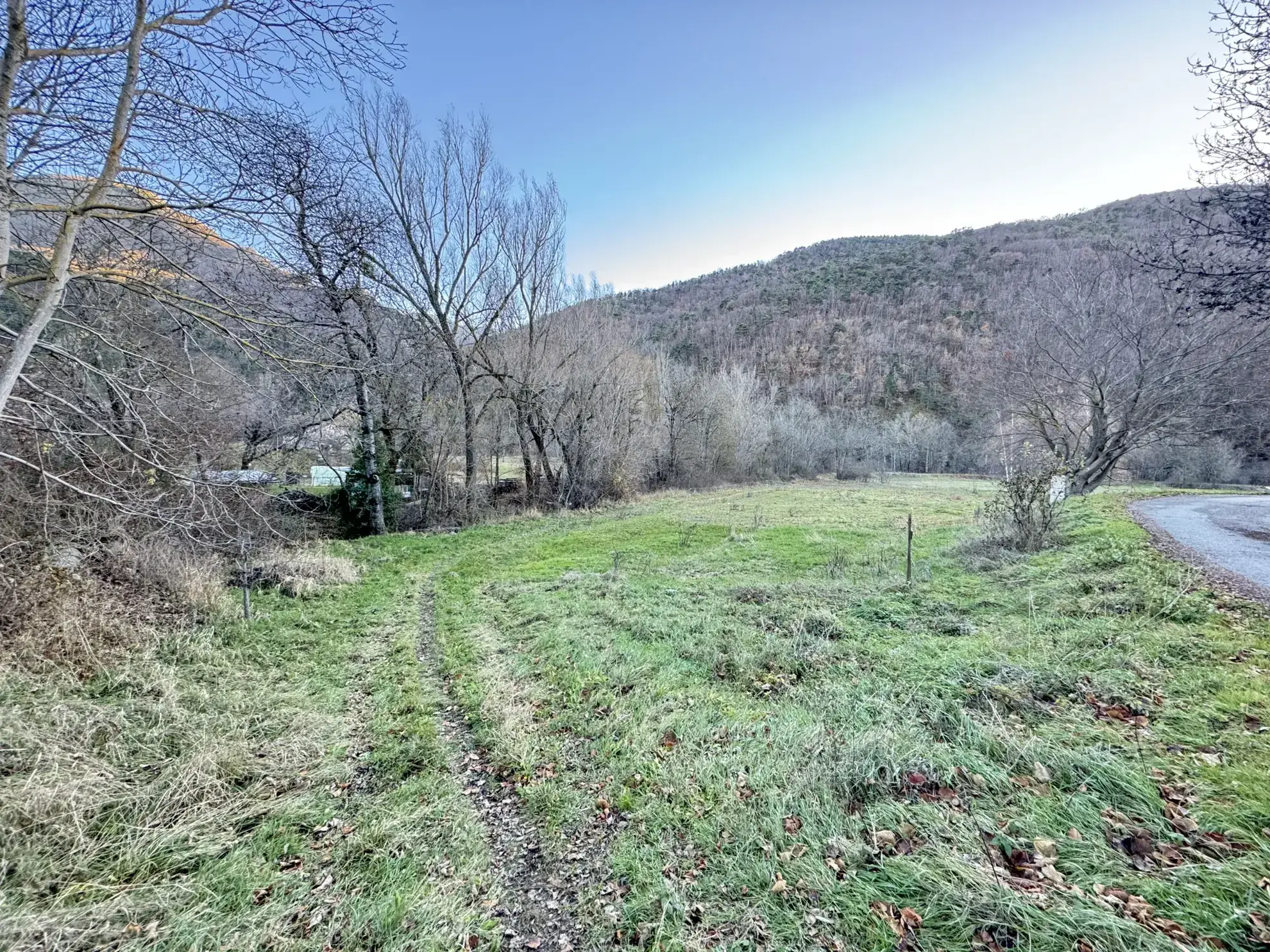 Terrain à bâtir de 1710 m² à Le Saix, Hautes-Alpes, avec plans préétablis 