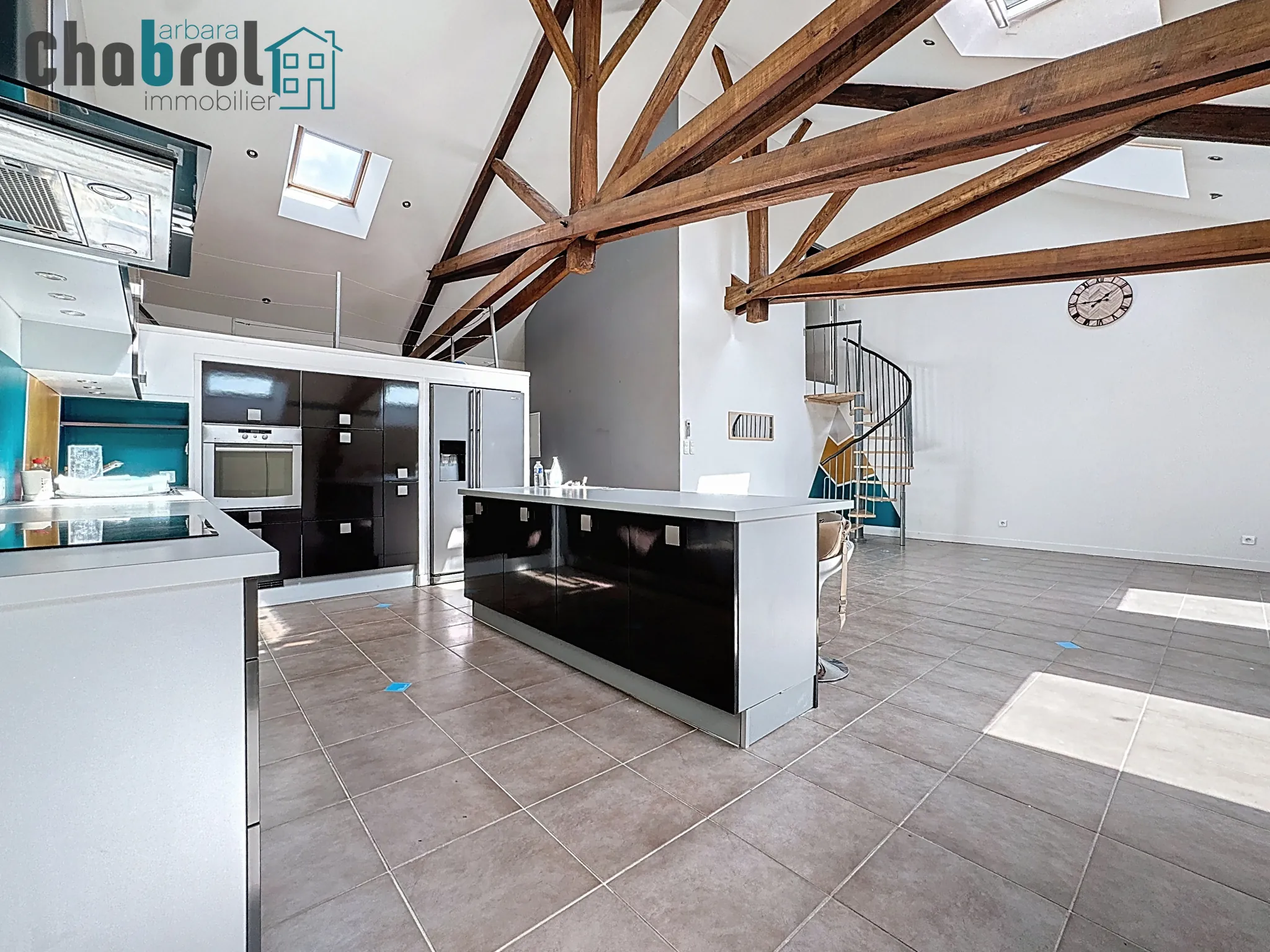 Appartement lumineux et spacieux à Septfonds de 118 m² avec poutres apparentes