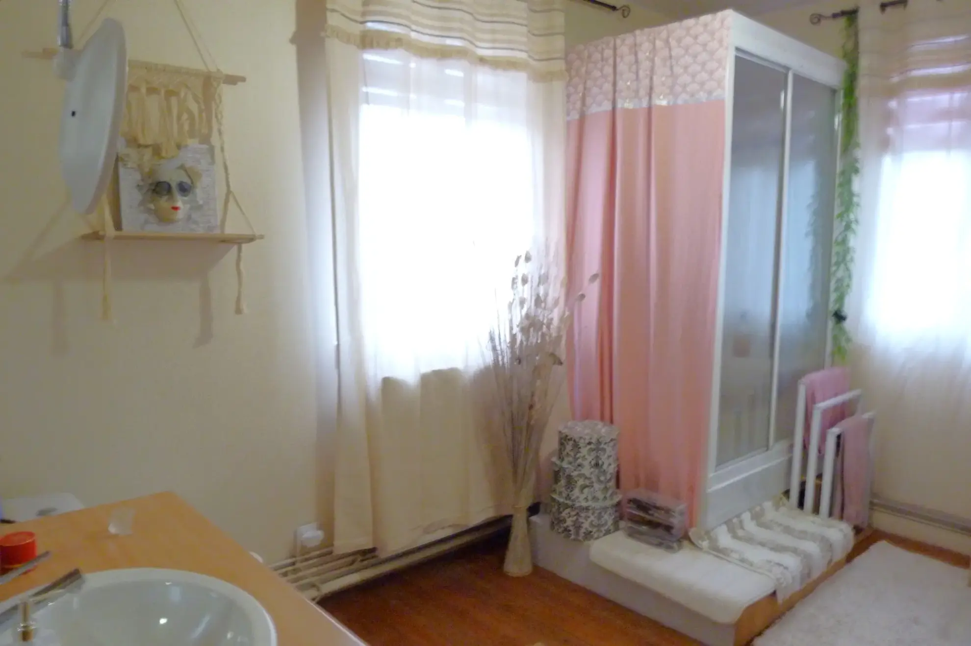 Belle maison anglo-normande avec piscine et vue sur la Seine à Arelune-en-Seine 