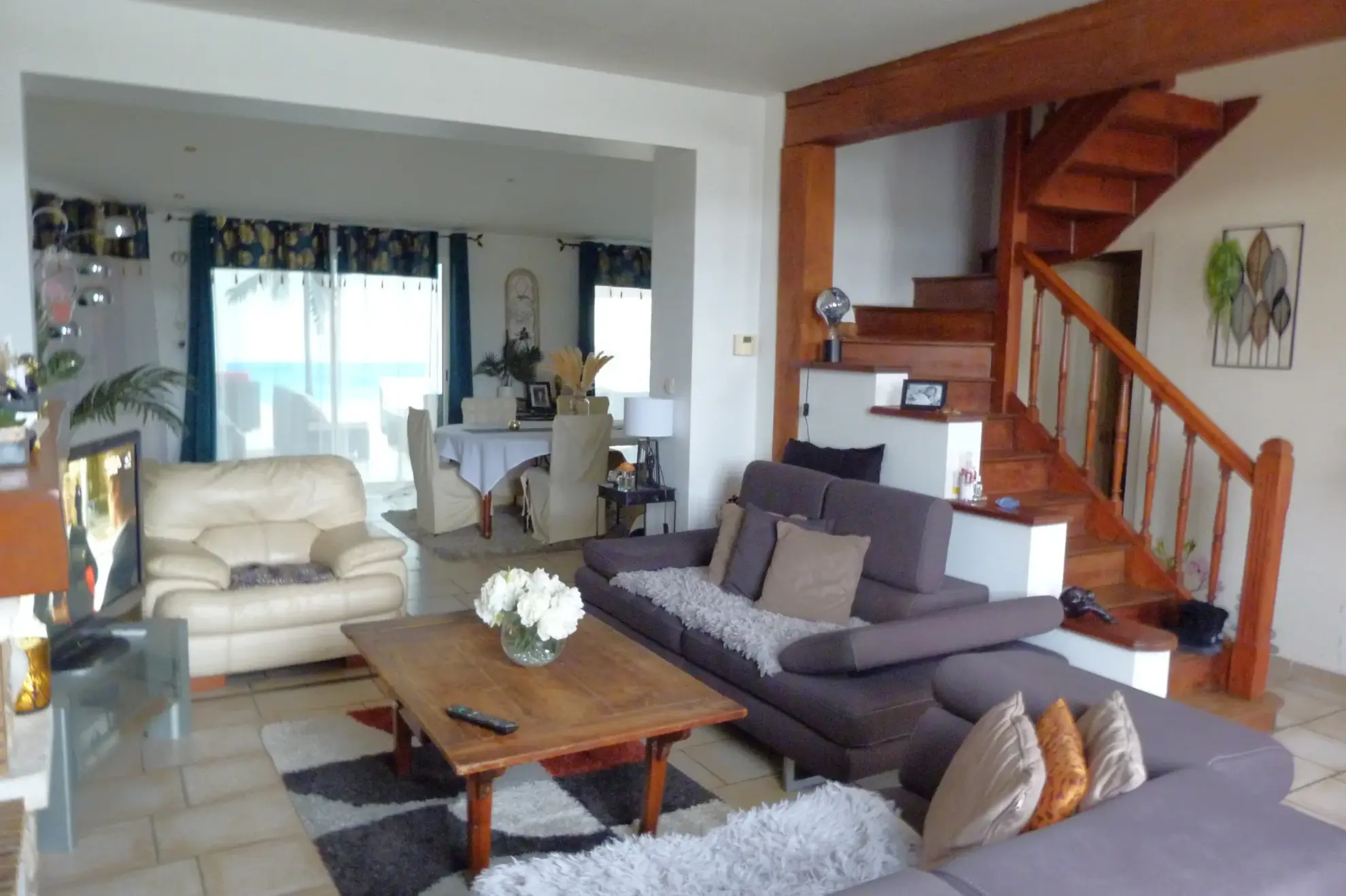 Belle maison anglo-normande avec piscine et vue sur la Seine à Arelune-en-Seine 