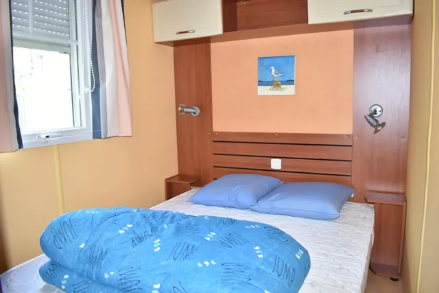 Terrain de loisirs de 222 m² avec mobil-home et local en dur à Saint Georges-Foulerot 