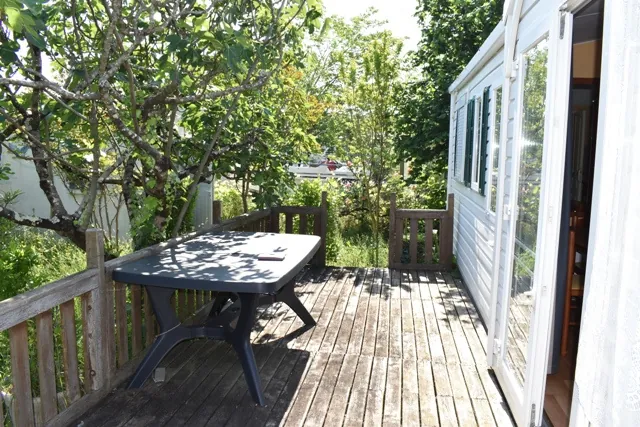 Terrain de loisirs de 222 m² avec mobil-home et local en dur à Saint Georges-Foulerot 