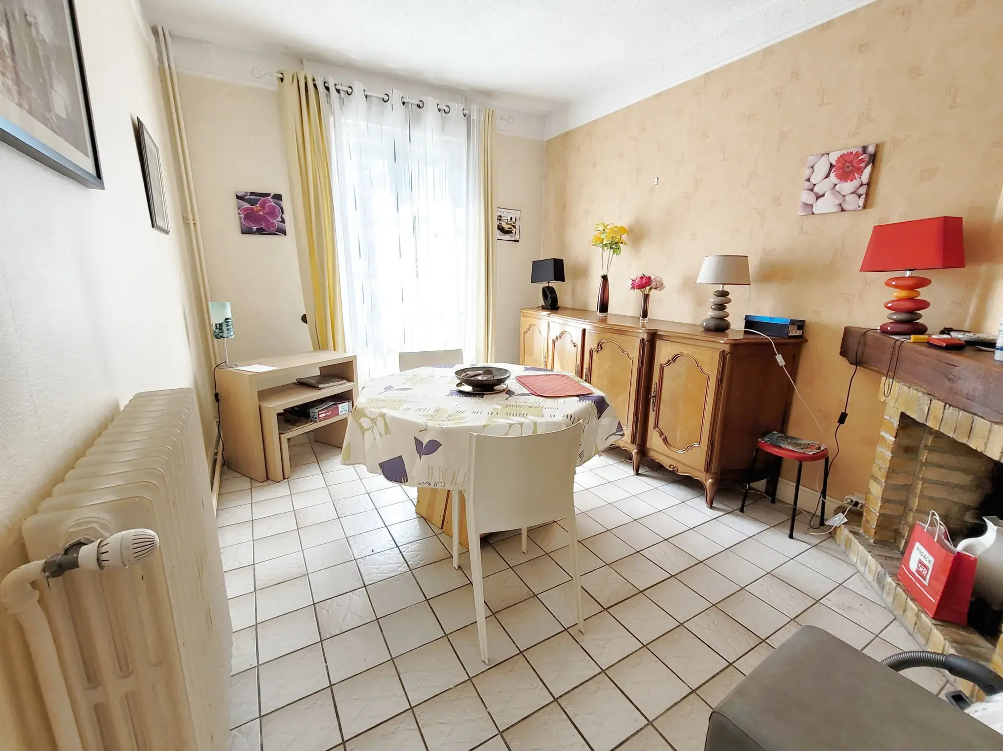 Maison de ville à Sainte-Savine avec jardin et dépendances 