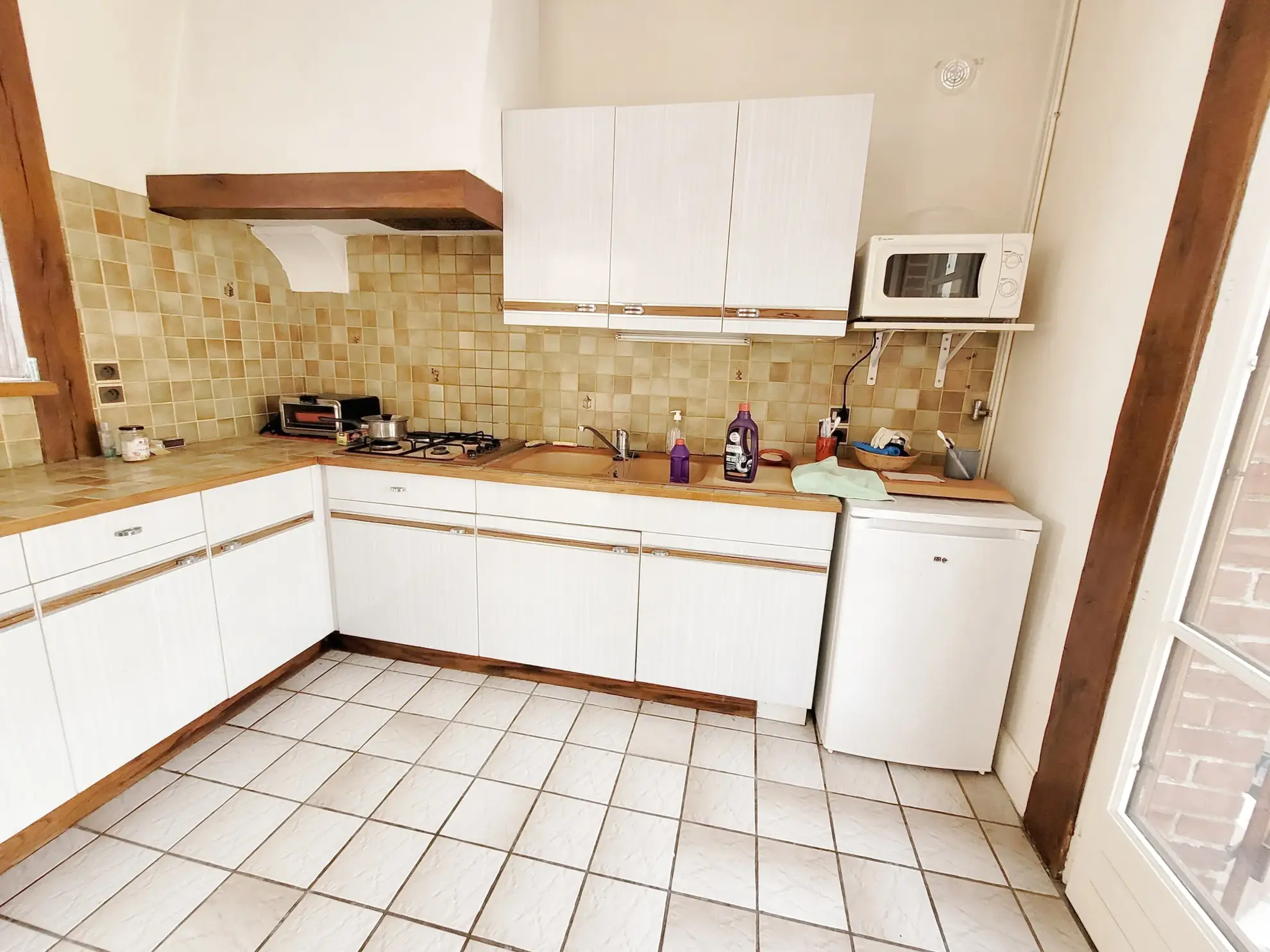 Maison de ville à Sainte-Savine avec jardin et dépendances 