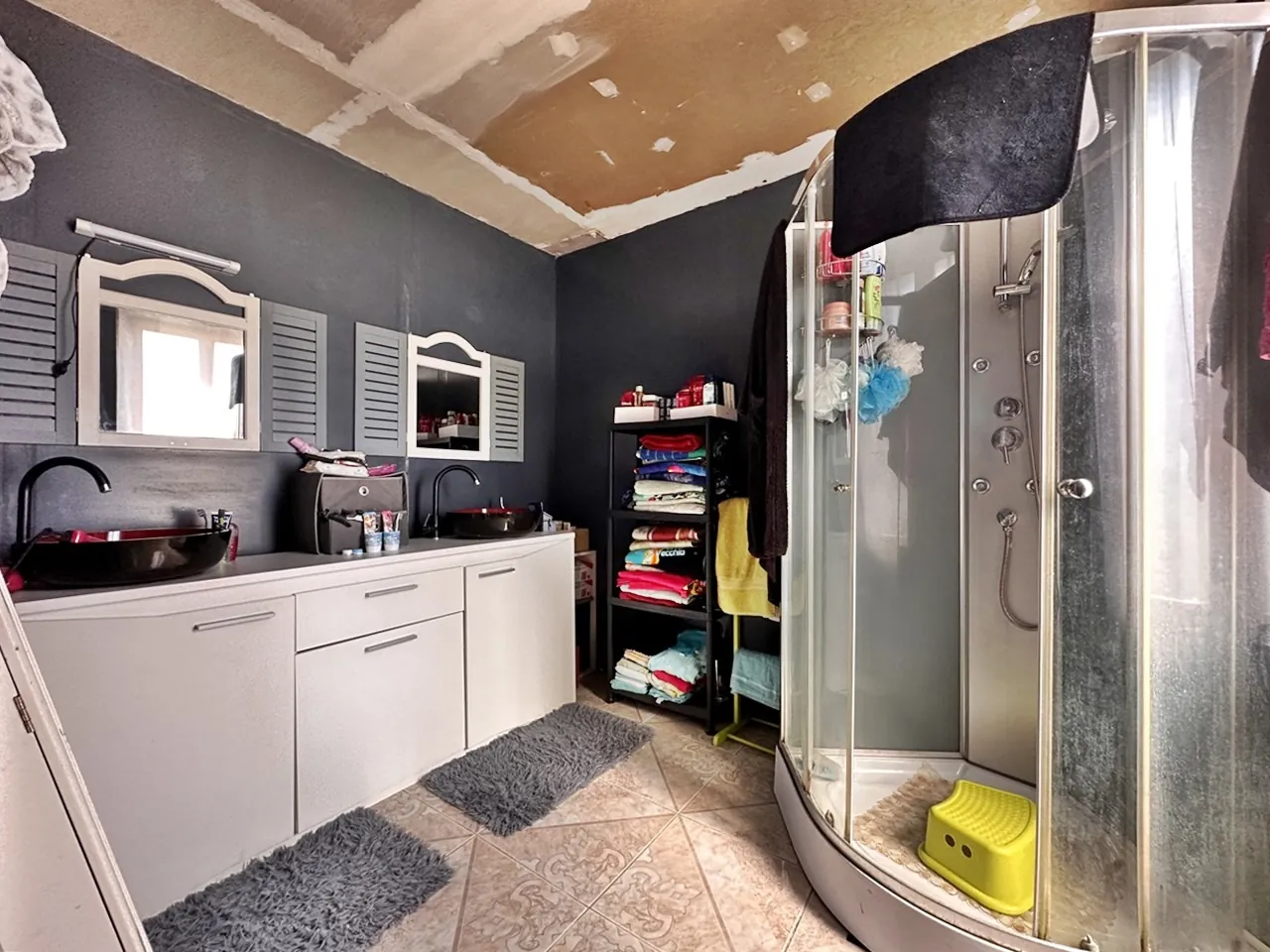 Ferme briarde à rénover avec jardin à Longueville – 3 chambres, 902 m² 