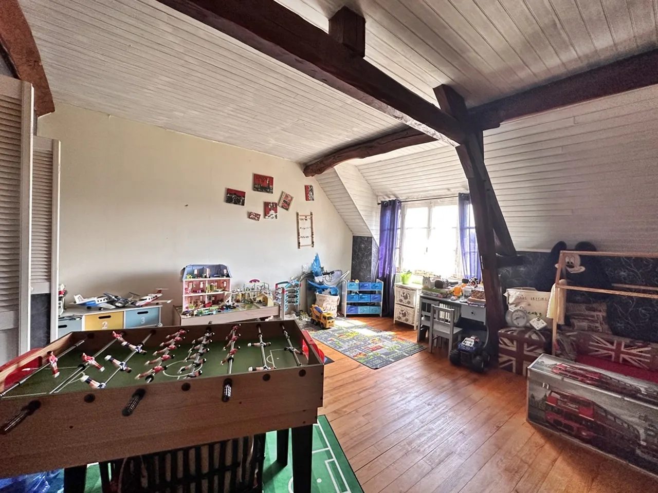 Ferme briarde à rénover avec jardin à Longueville – 3 chambres, 902 m² 