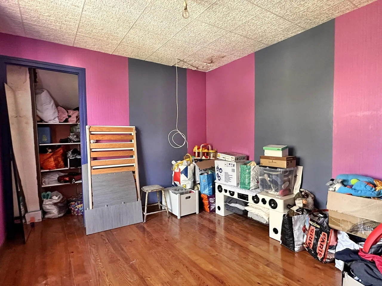 Ferme briarde à rénover avec jardin à Longueville – 3 chambres, 902 m² 