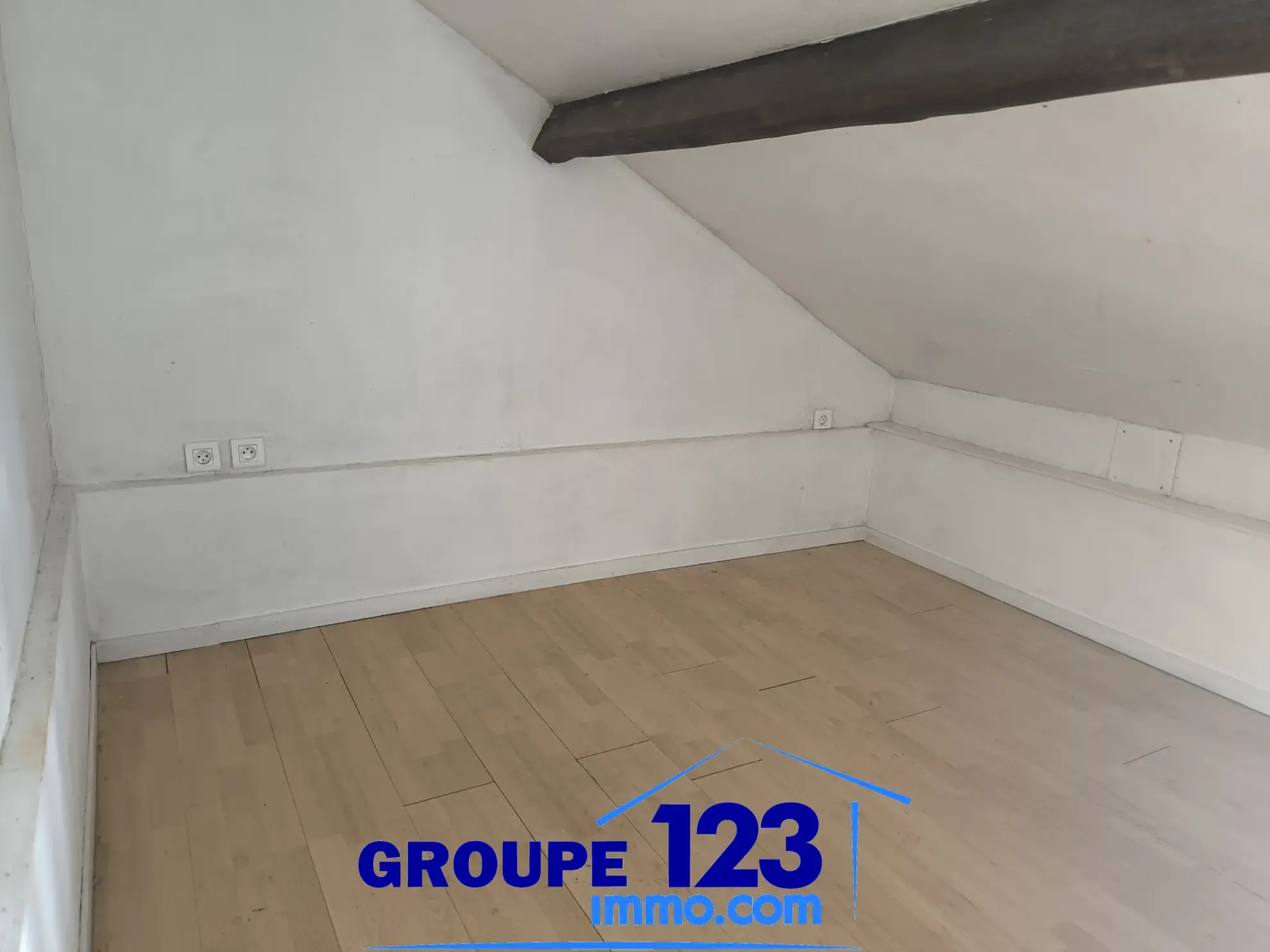 Maison de 44 m2 à Bonnard avec garage et terrasse à vendre 