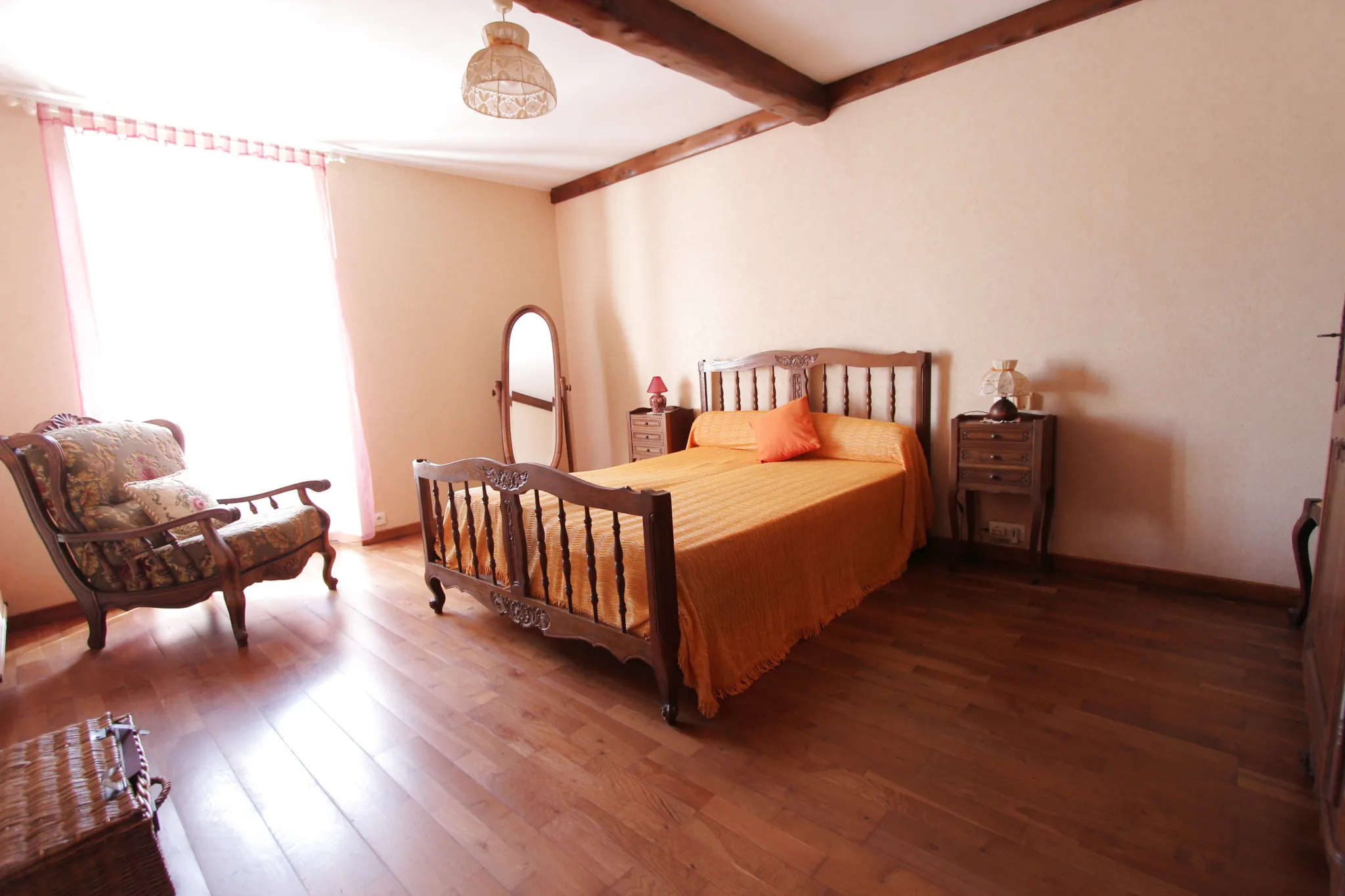 Maison à rénover avec grand jardin à Benet, Marais Poitevin 