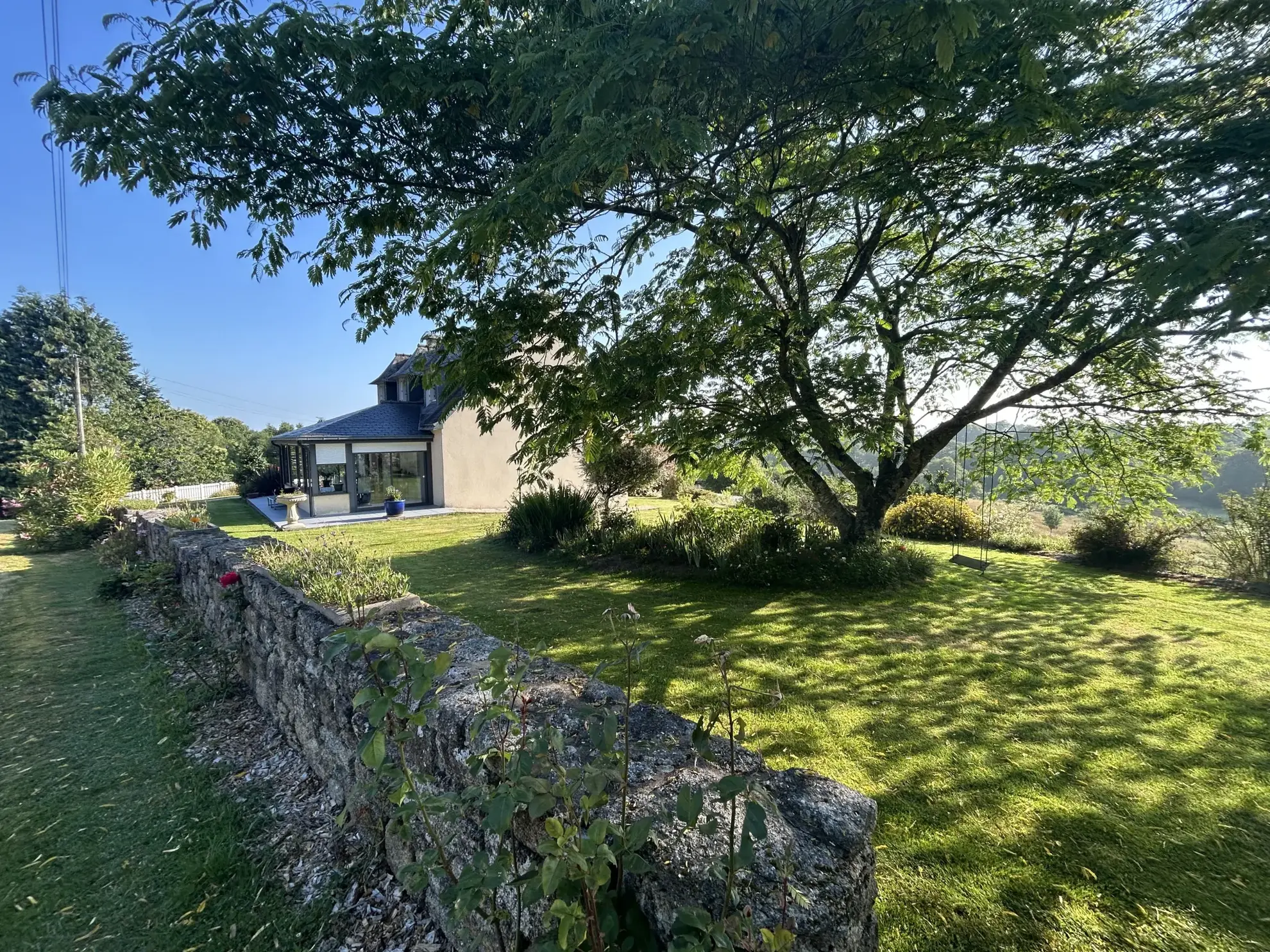 Maison de Village avec Grand Terrain à Quistinic - Vue Dégagée, Calme et Spacieux 