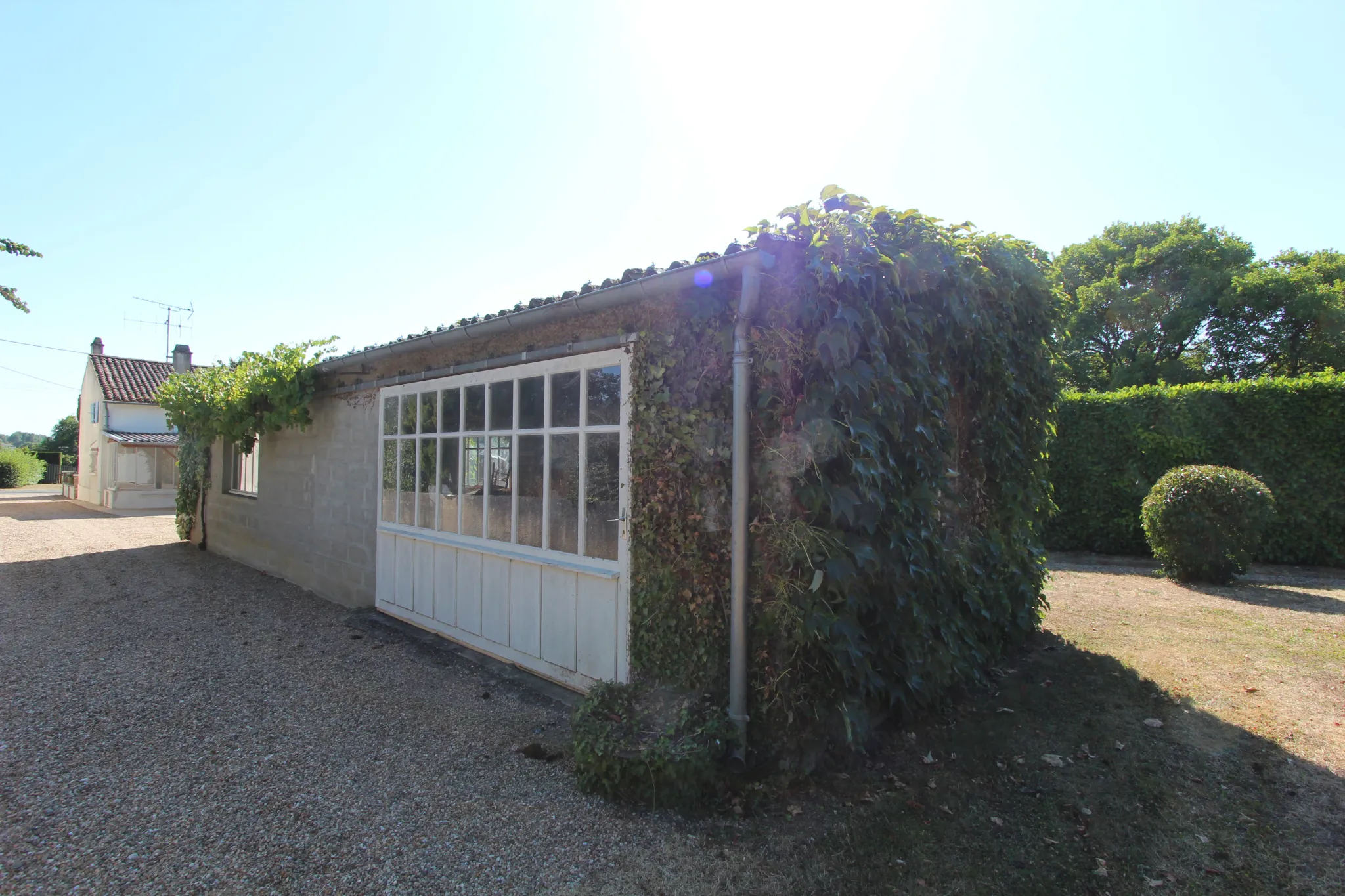 Maison à rénover avec grand jardin à Benet, Marais Poitevin 
