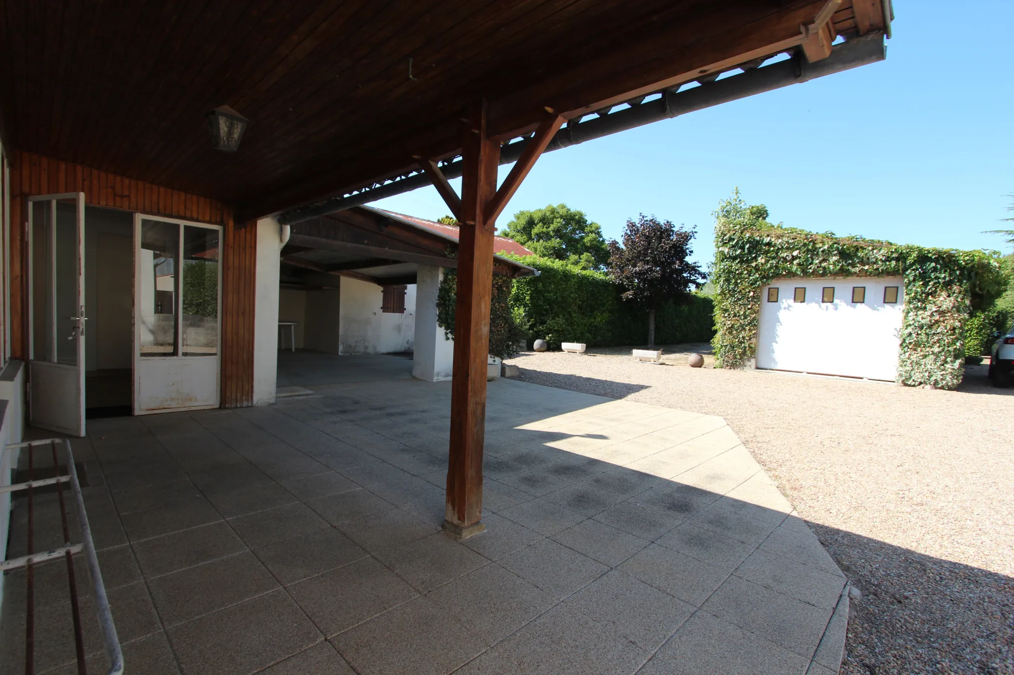 Maison à rénover avec grand jardin à Benet, Marais Poitevin 