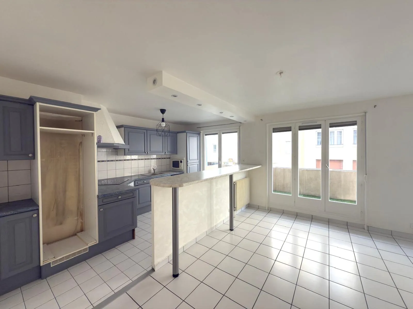 Appartement F2 bis avec balcon, cave et garage à Saint-Étienne, secteur recherché 