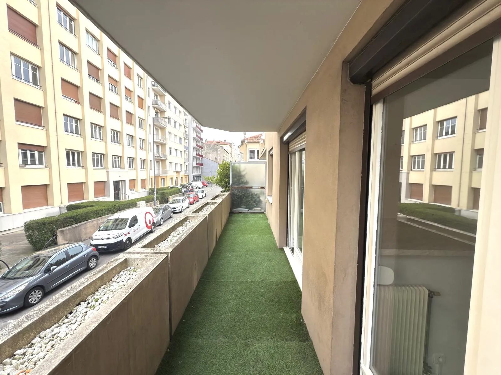 Appartement F2 bis avec balcon, cave et garage à Saint-Étienne, secteur recherché 