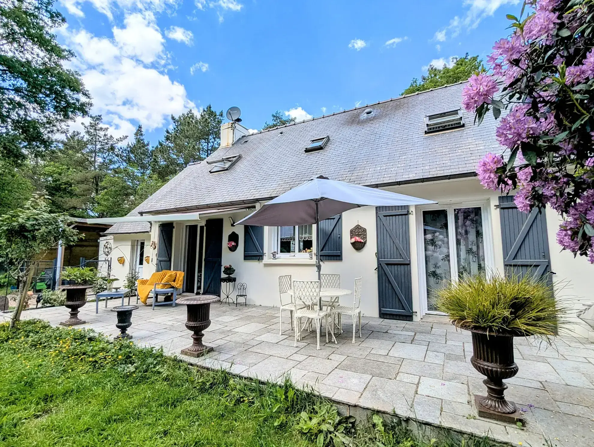 Maison à vendre en forêt de Brocéliande avec dépendances et terrain arboré 