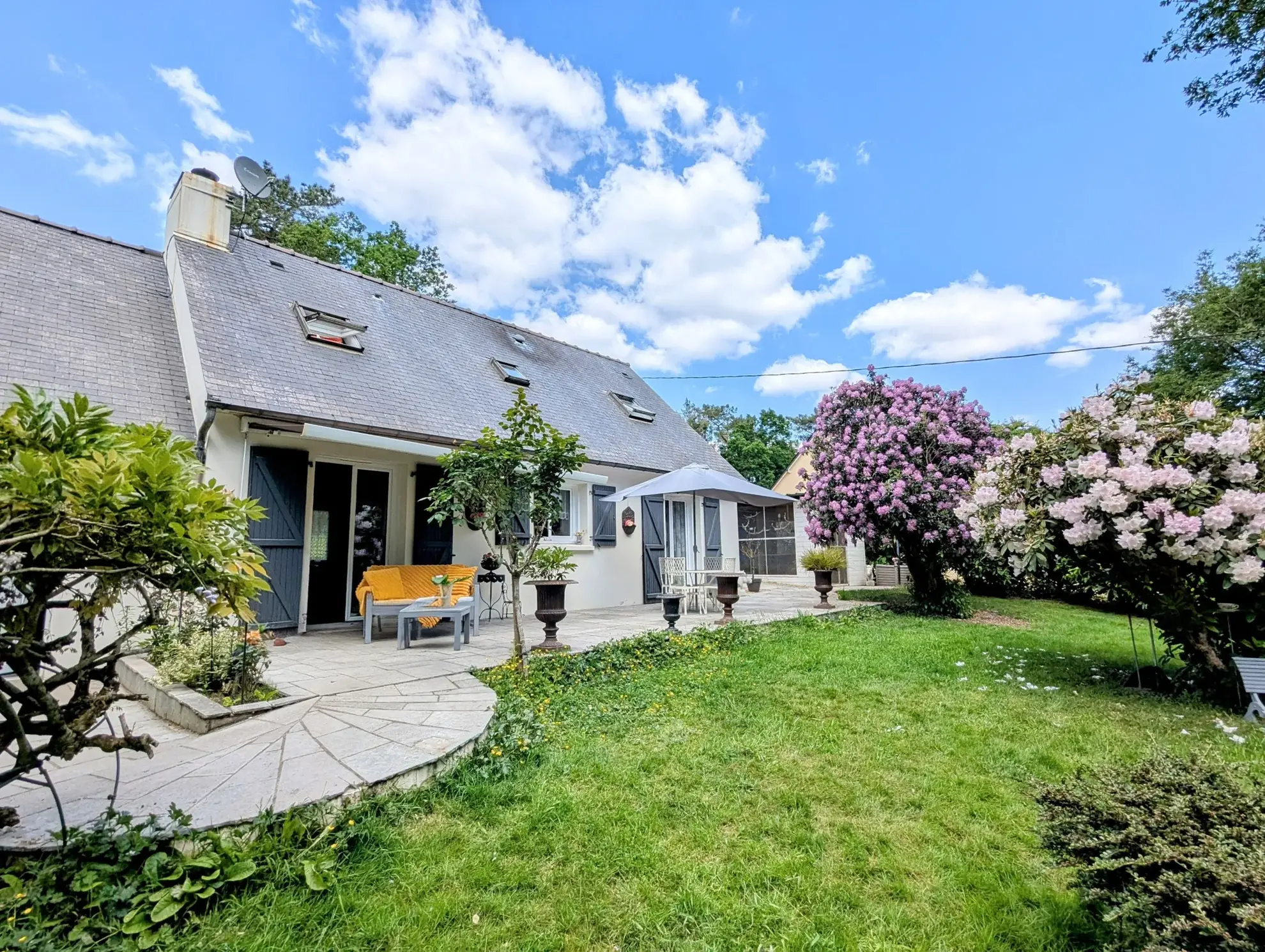 Maison à vendre en forêt de Brocéliande avec dépendances et terrain arboré 