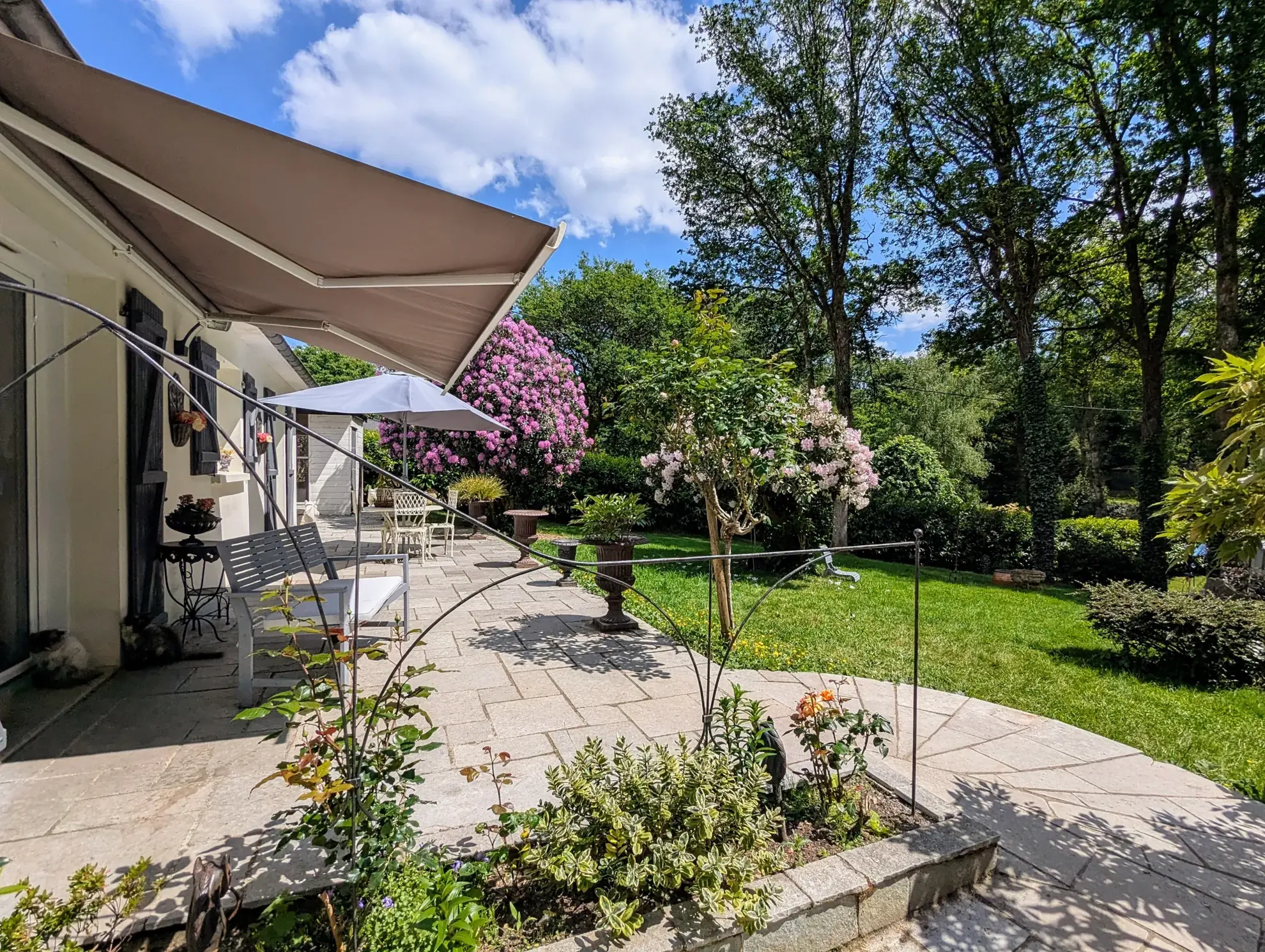 Maison à vendre en forêt de Brocéliande avec dépendances et terrain arboré 