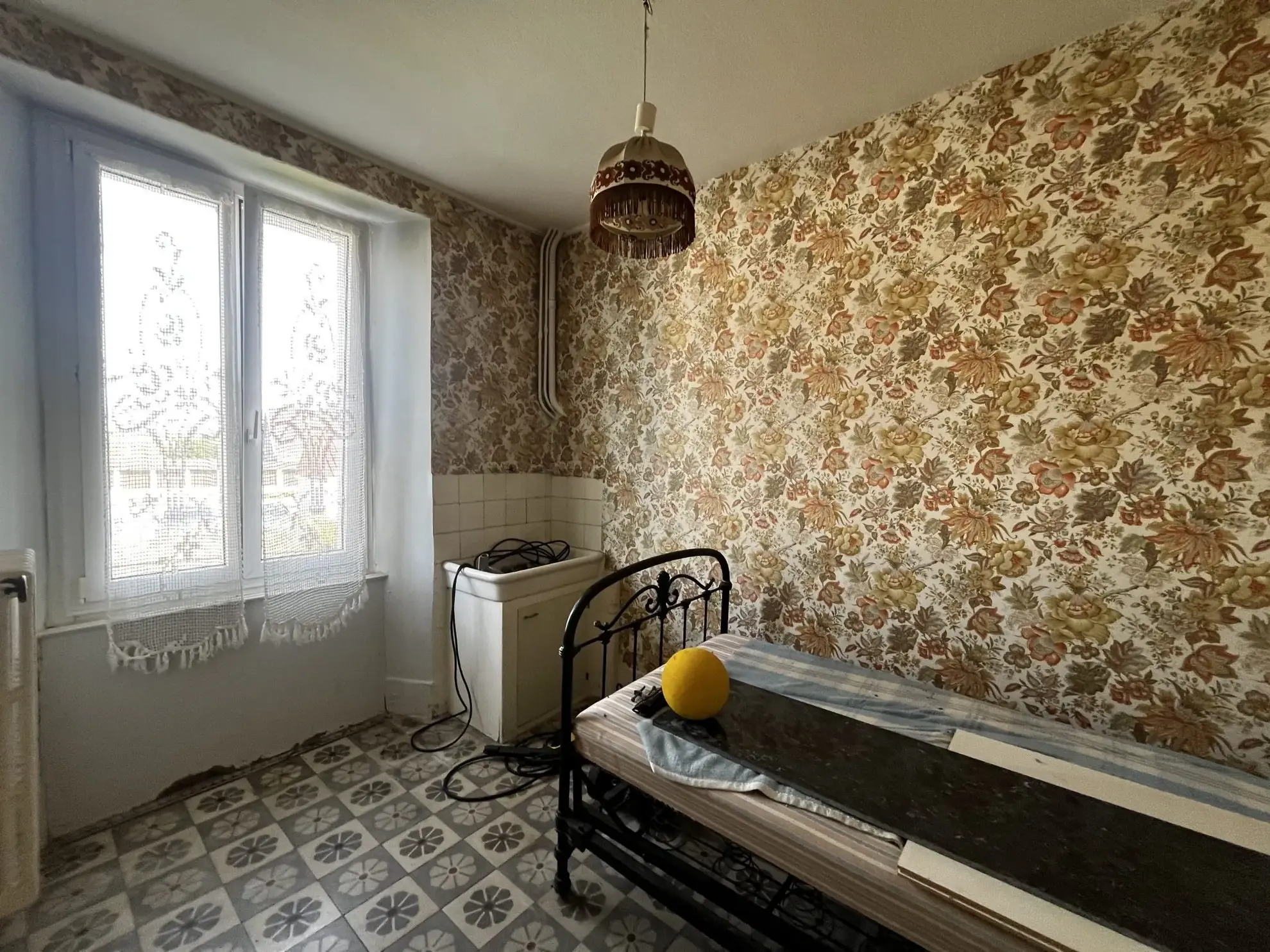 À vendre maison de caractère à Frasne - Grand espace à rénover 