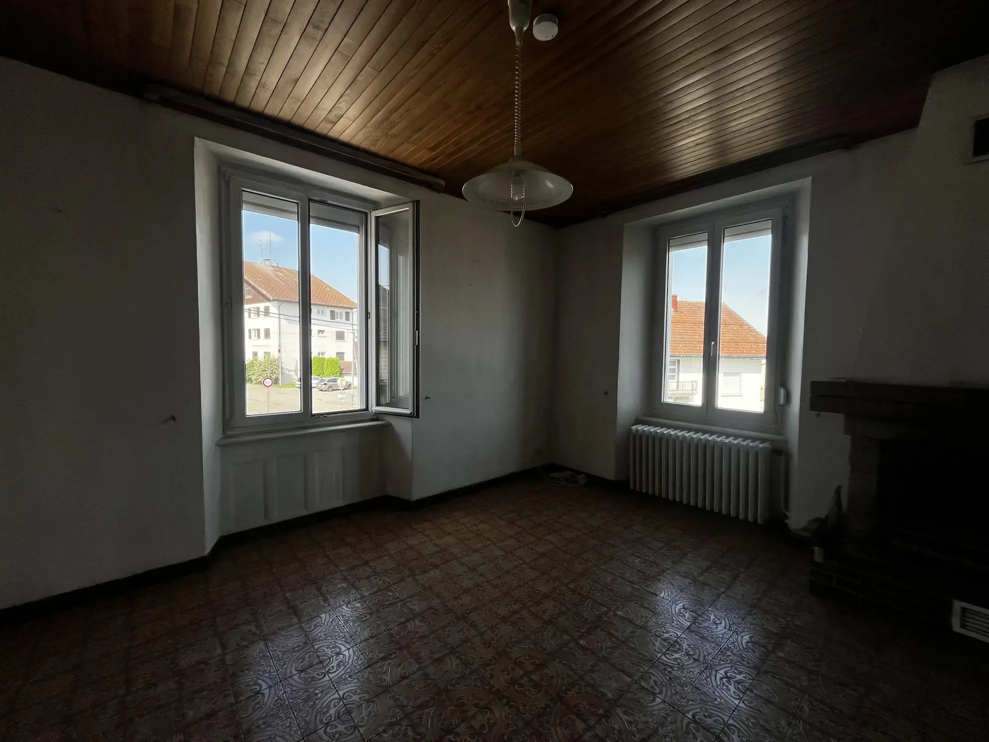 À vendre maison de caractère à Frasne - Grand espace à rénover 