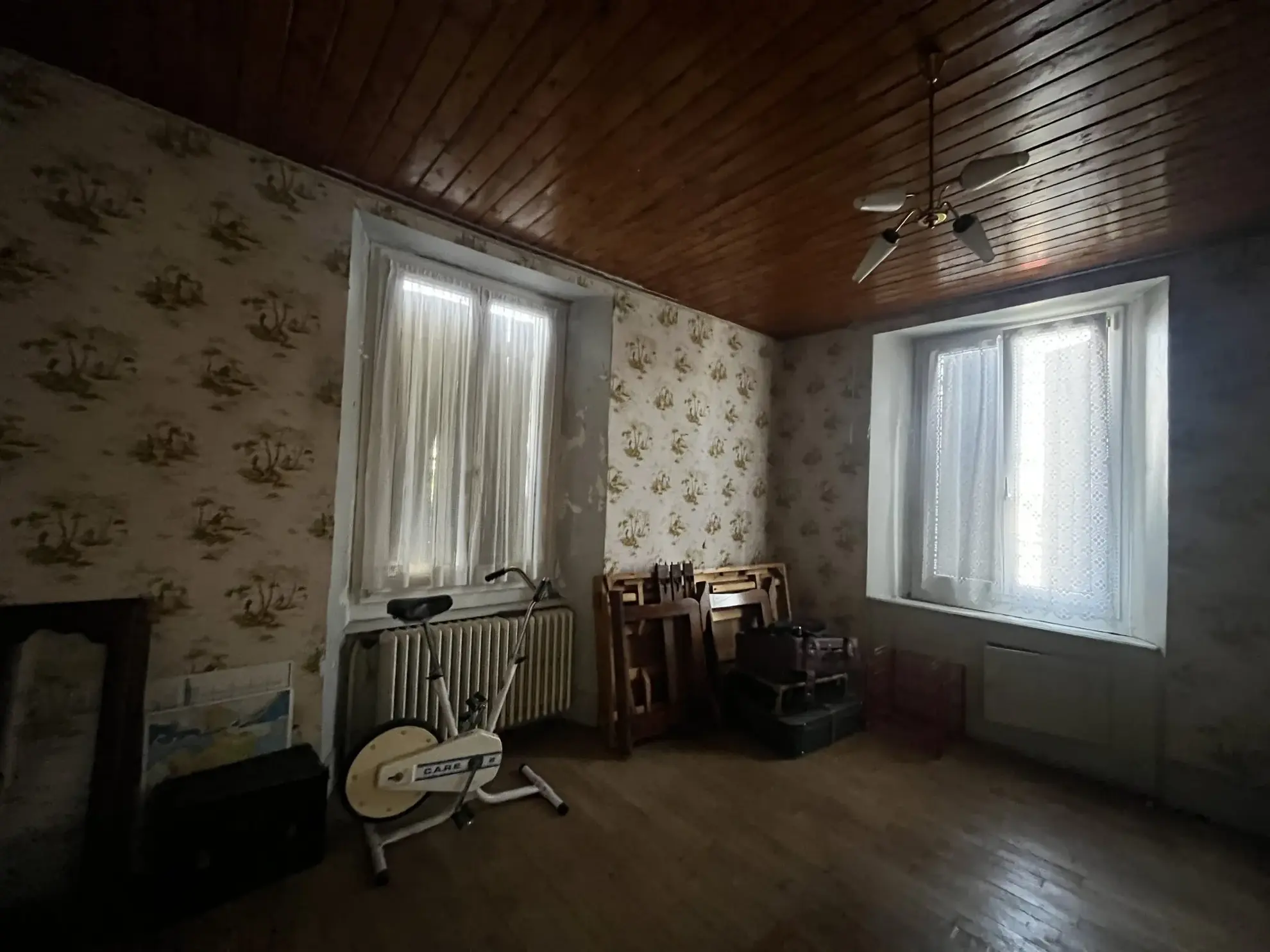 À vendre maison de caractère à Frasne - Grand espace à rénover 