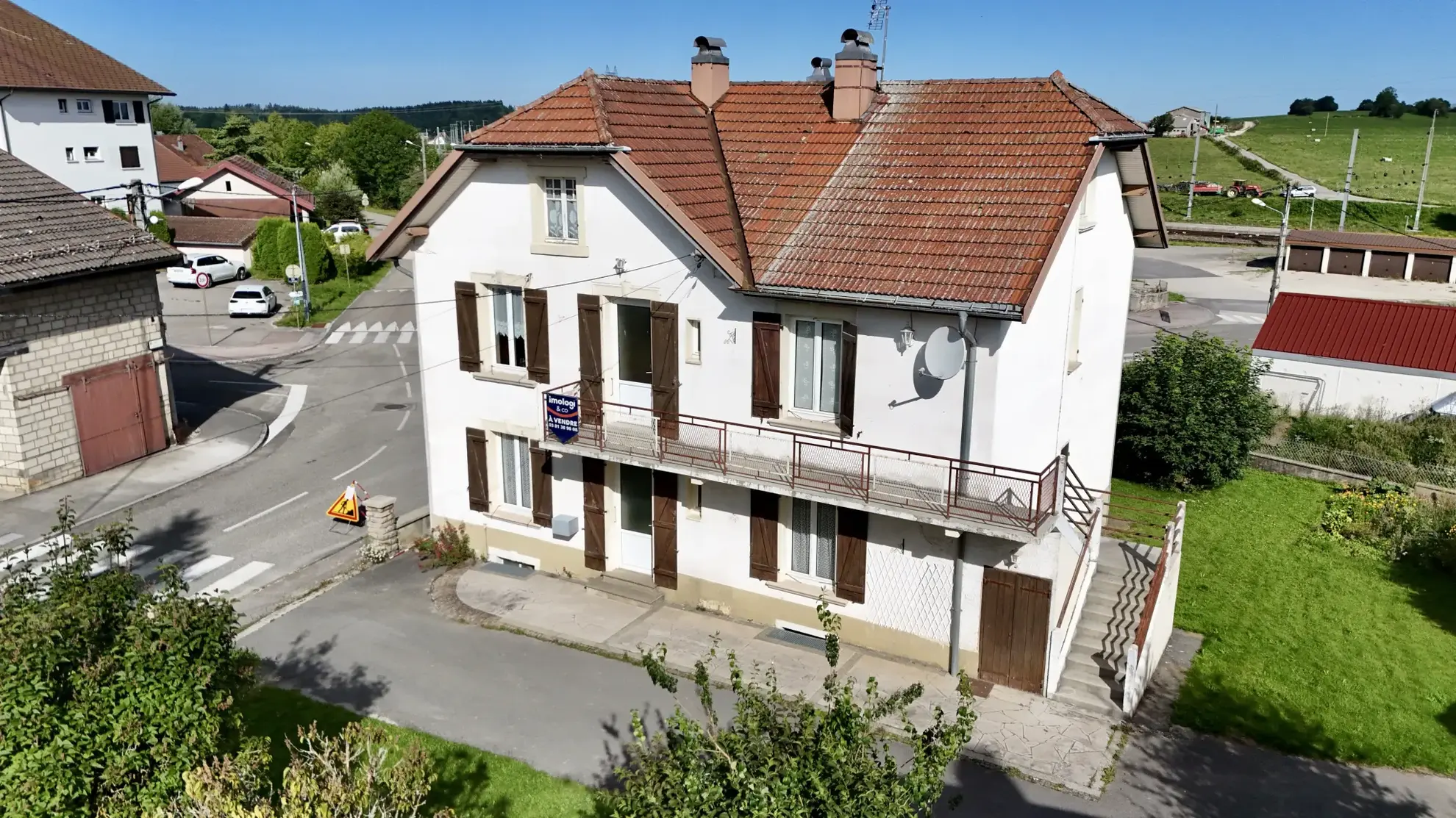 À vendre maison de caractère à Frasne - Grand espace à rénover