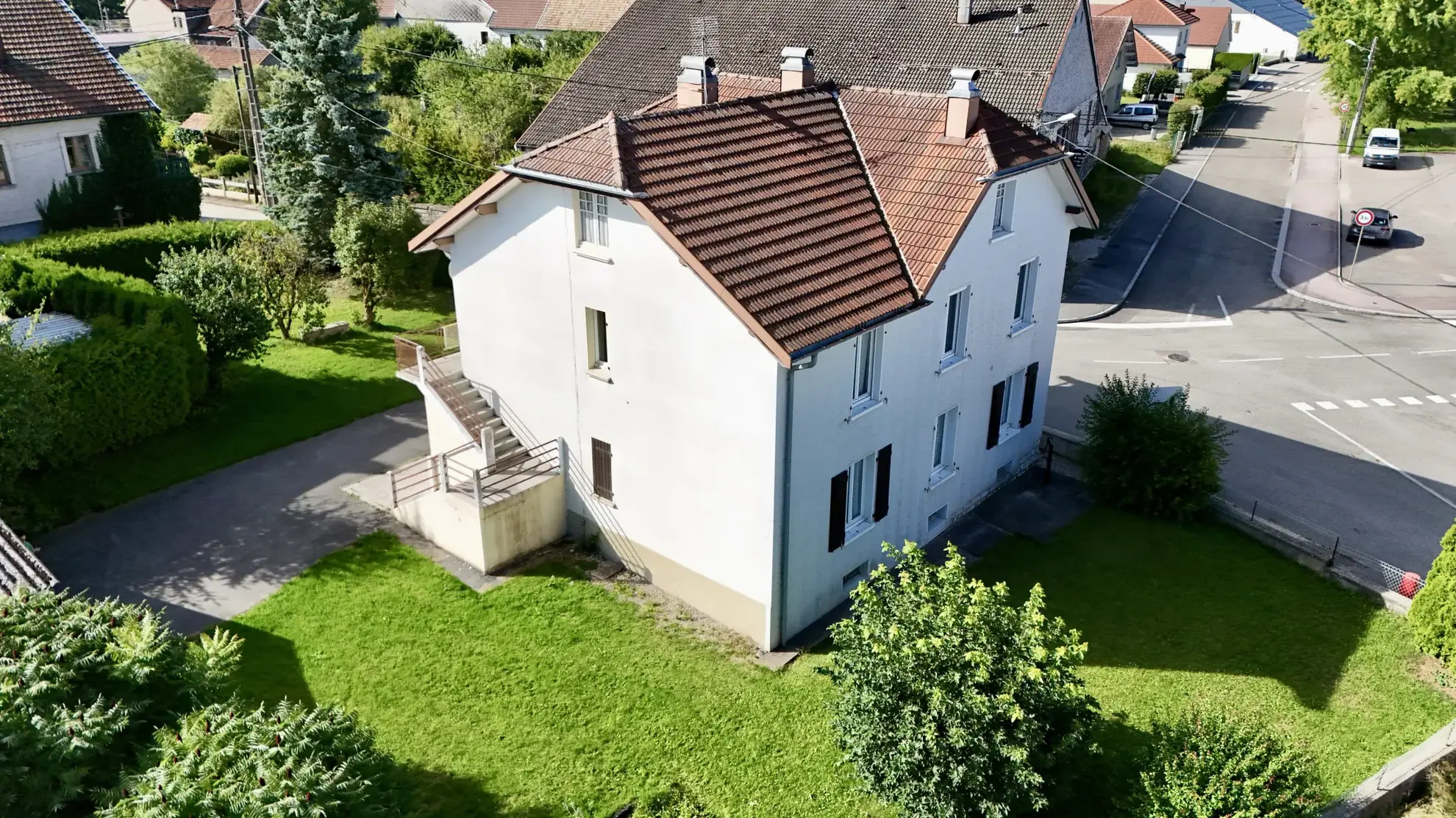 À vendre maison de caractère à Frasne - Grand espace à rénover 